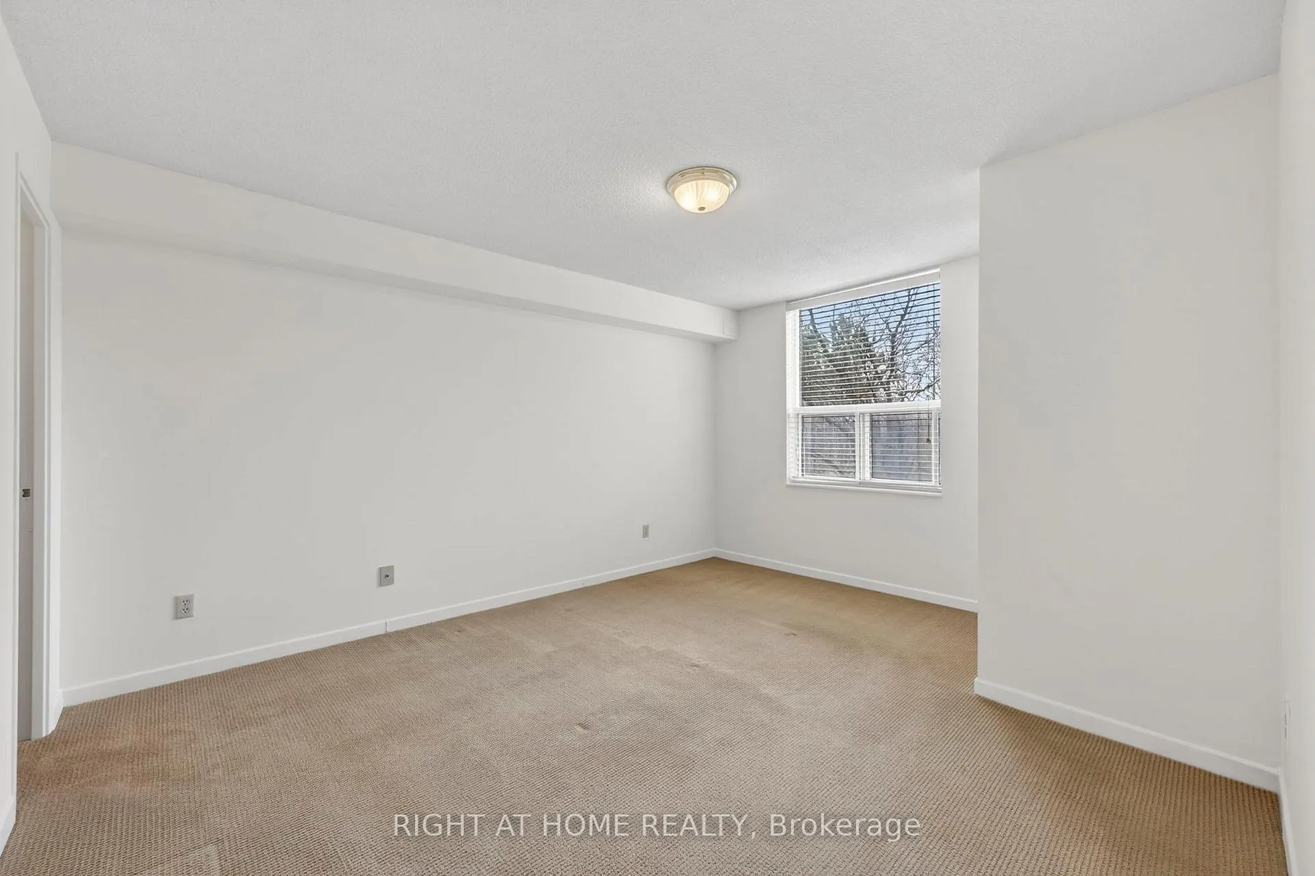 Photo 15 of Unit 211, 60 Inverlochy Boulevard, Markham, Royal Orchard — HOMEH