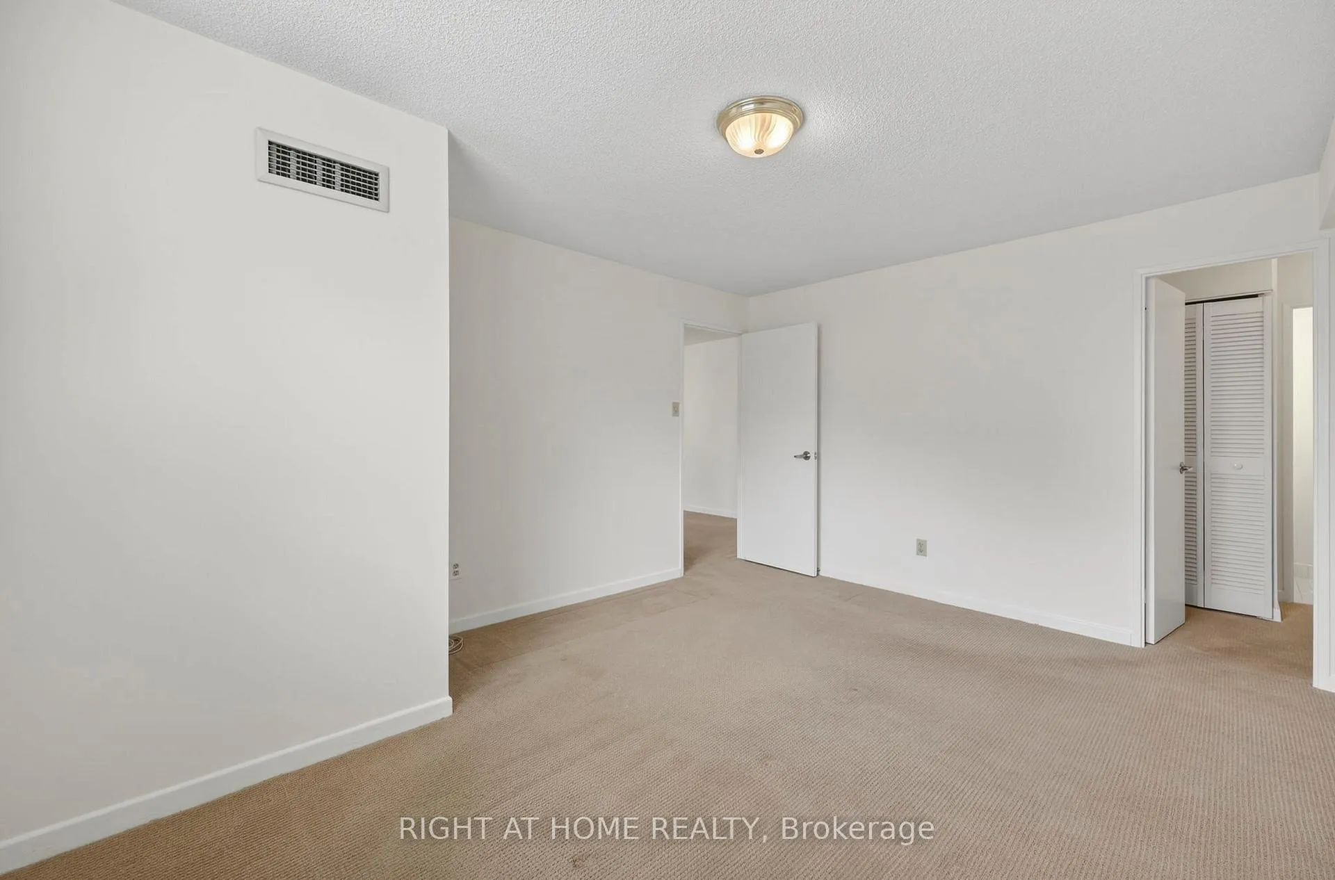 Photo 16 of Unit 211, 60 Inverlochy Boulevard, Markham, Royal Orchard — HOMEH