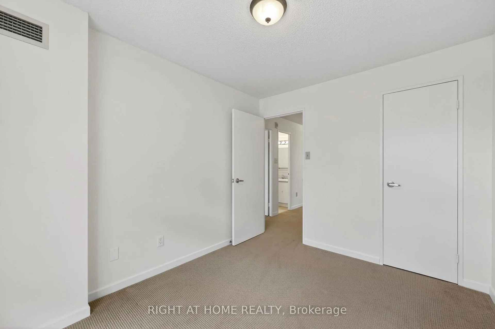 Photo 18 of Unit 211, 60 Inverlochy Boulevard, Markham, Royal Orchard — HOMEH