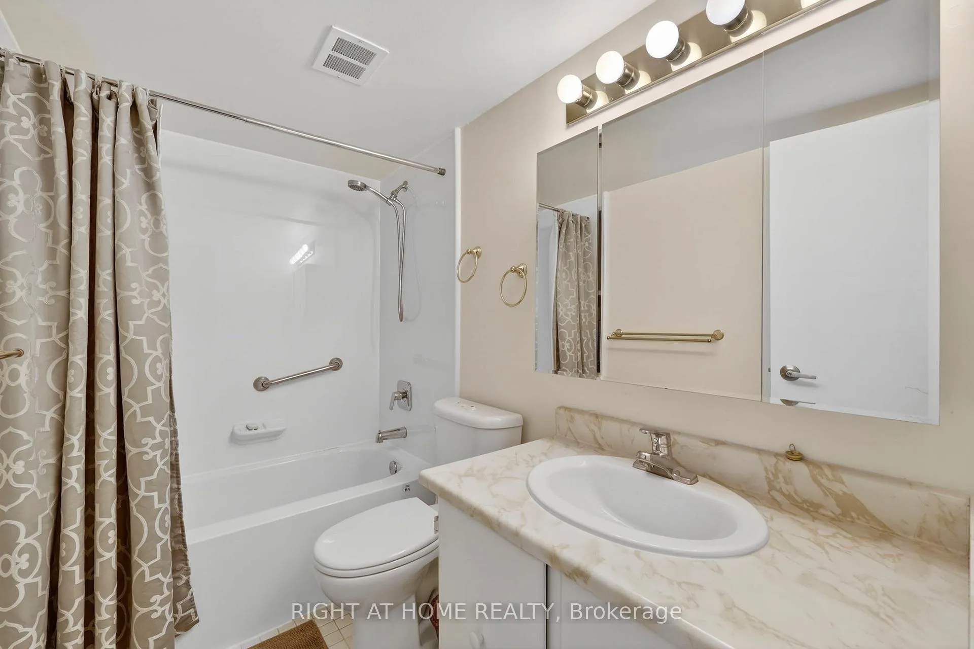 Photo 21 of Unit 211, 60 Inverlochy Boulevard, Markham, Royal Orchard — HOMEH