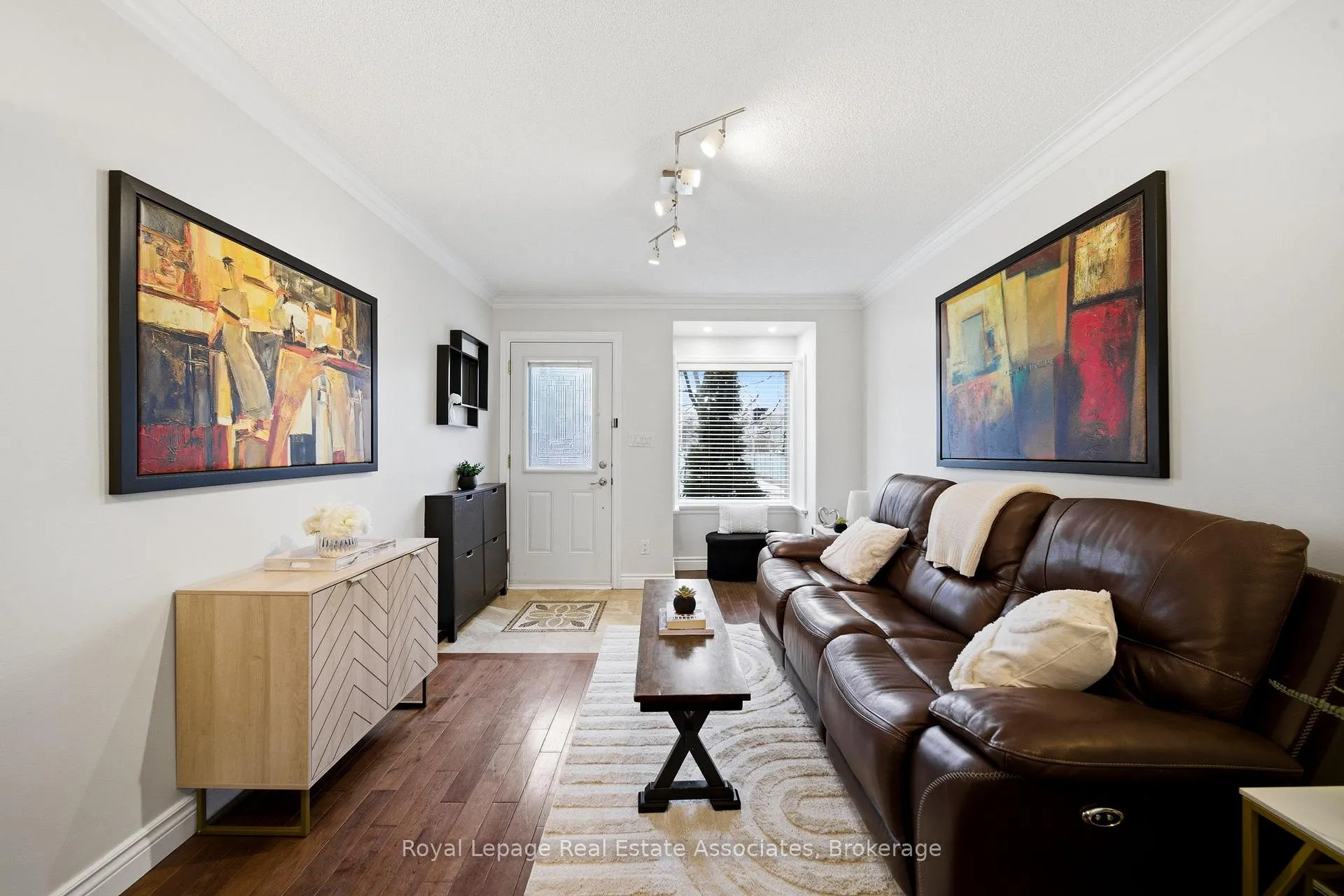 Photo 2 of 177 Chisholm Avenue, Toronto, Woodbine-Lumsden — HOMEH