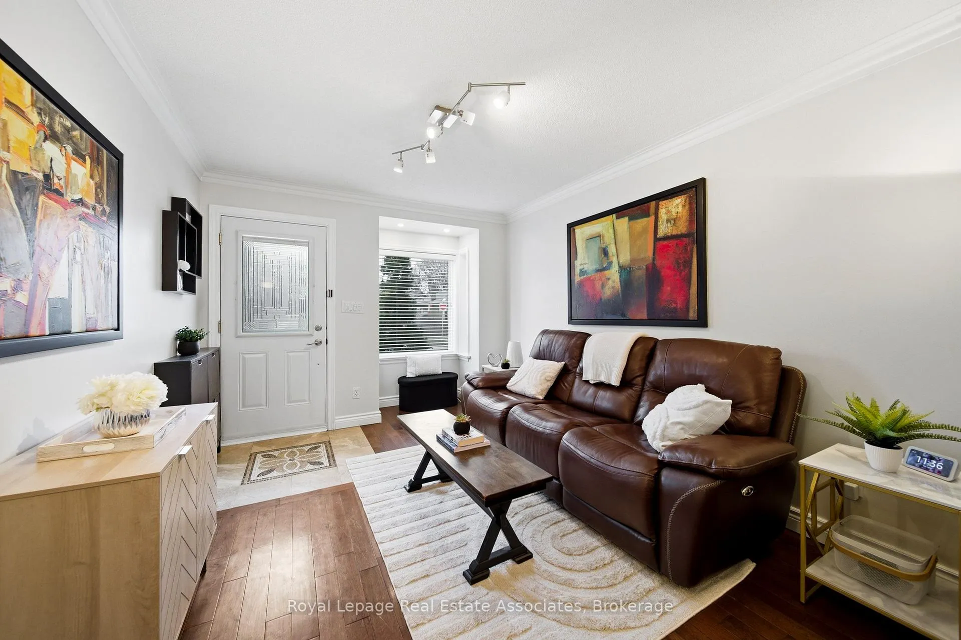 Photo 3 of 177 Chisholm Avenue, Toronto, Woodbine-Lumsden — HOMEH