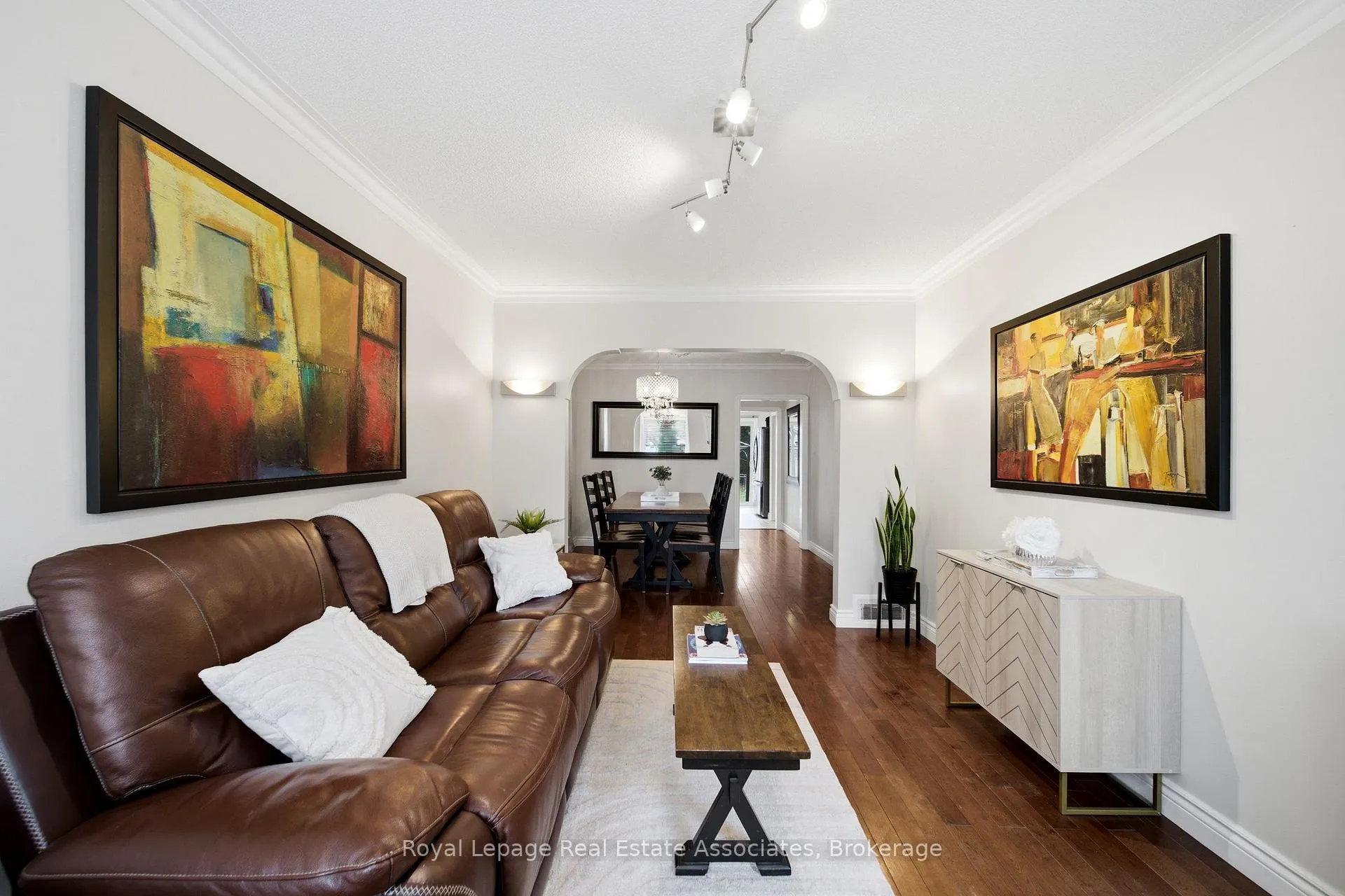 Photo 5 of 177 Chisholm Avenue, Toronto, Woodbine-Lumsden — HOMEH