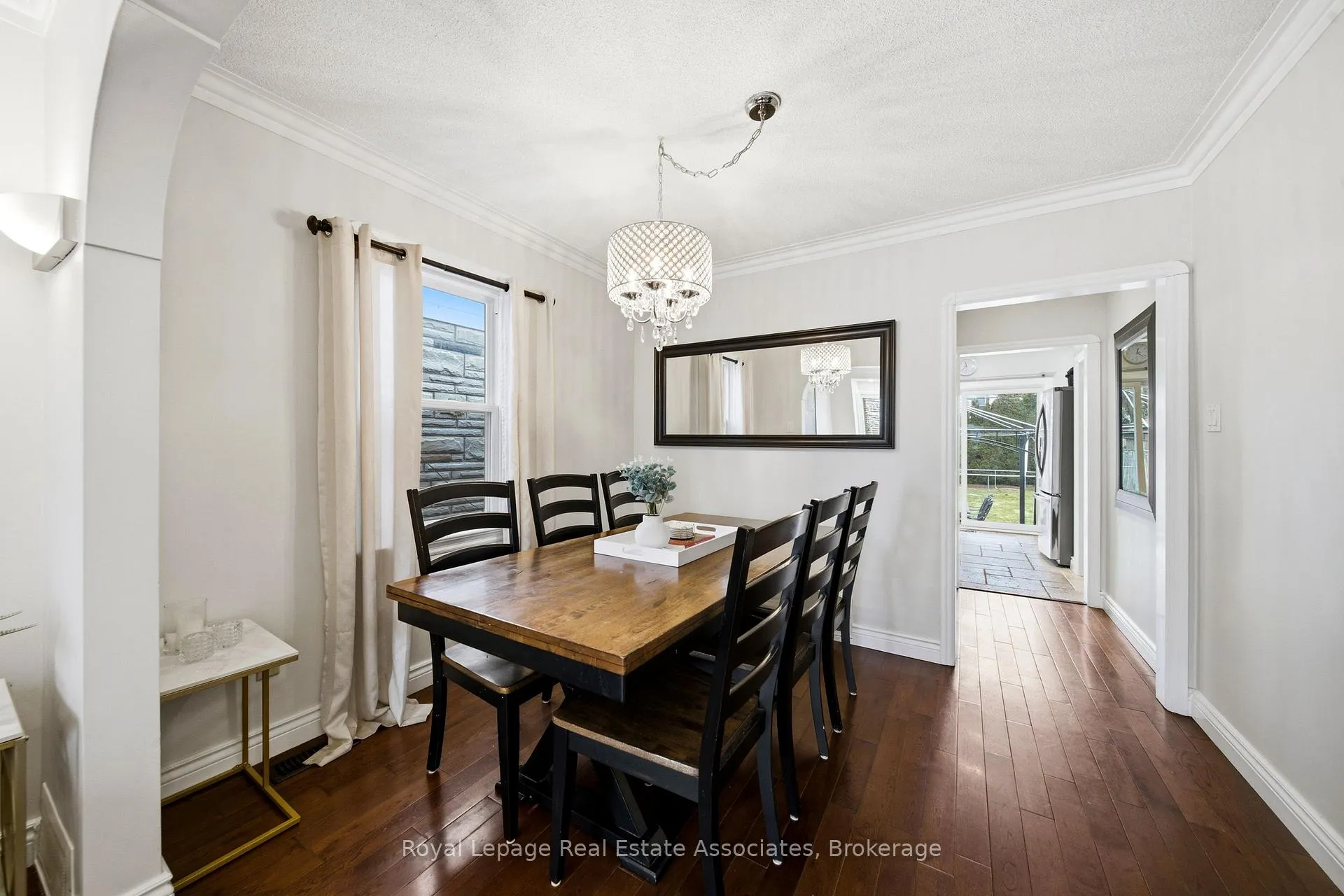Photo 7 of 177 Chisholm Avenue, Toronto, Woodbine-Lumsden — HOMEH