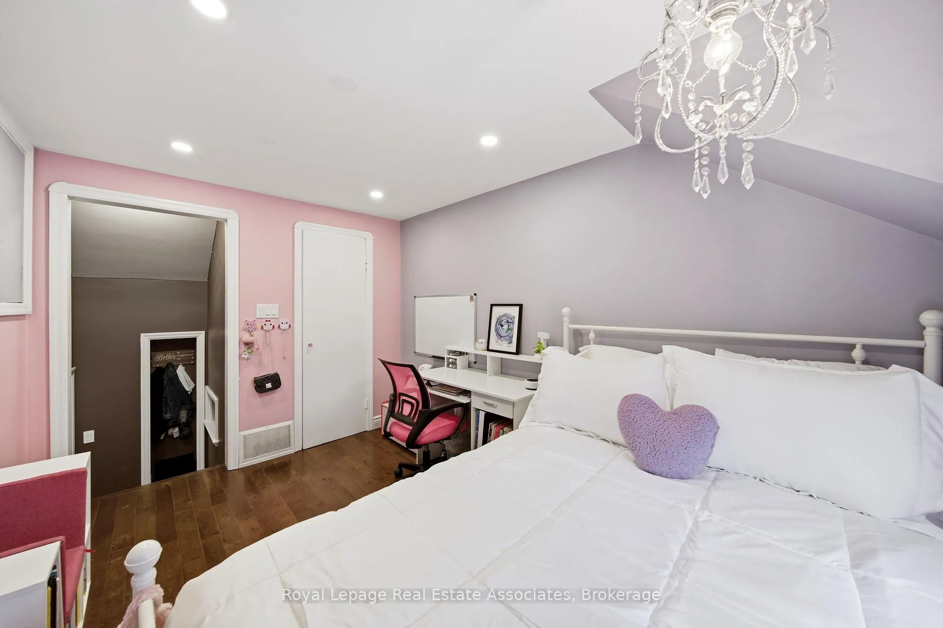 Photo 16 of 177 Chisholm Avenue, Toronto, Woodbine-Lumsden — HOMEH