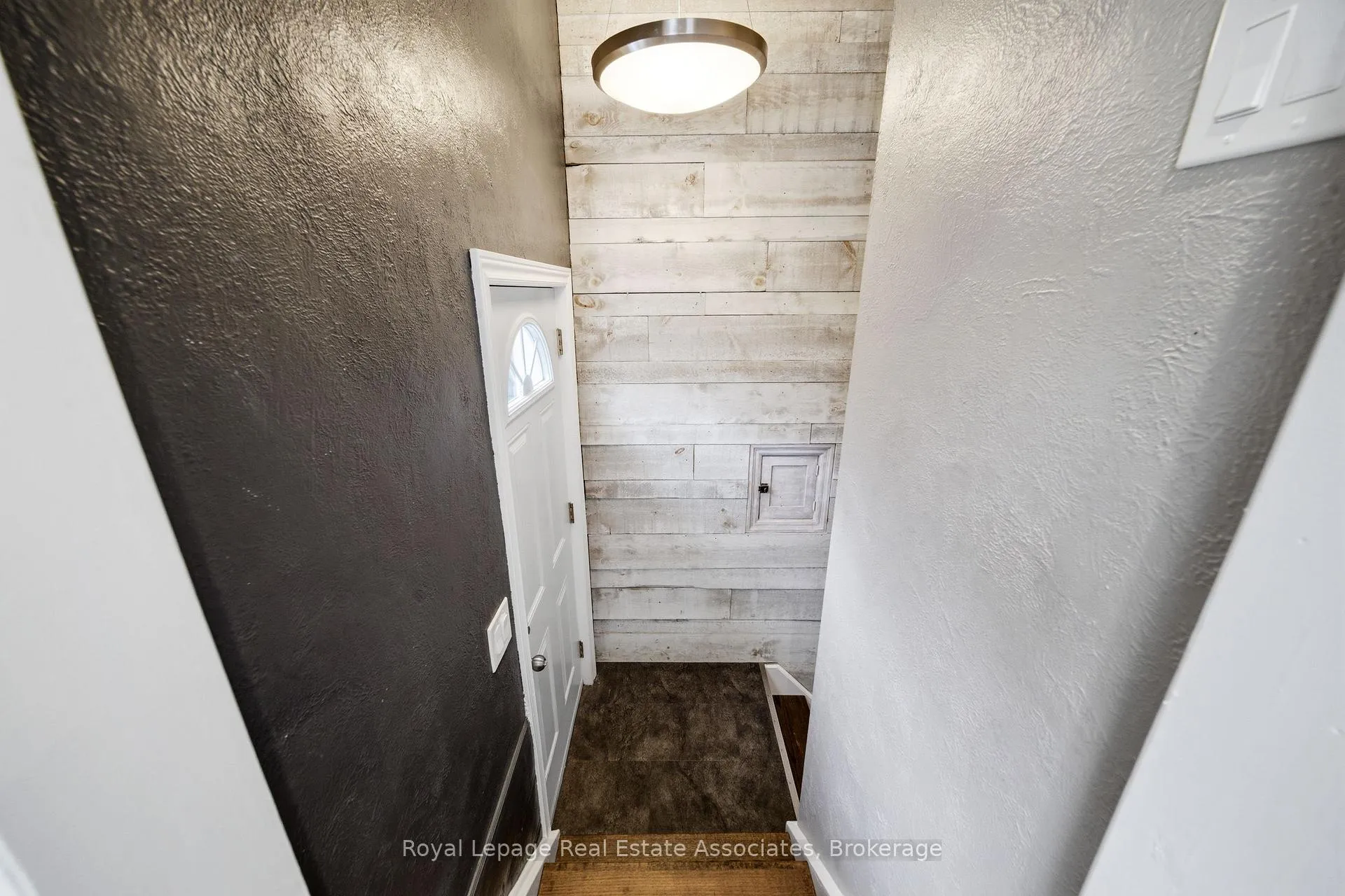 Photo 17 of 177 Chisholm Avenue, Toronto, Woodbine-Lumsden — HOMEH