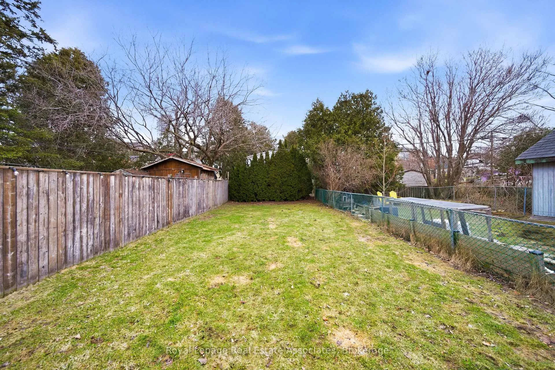 Photo 27 of 177 Chisholm Avenue, Toronto, Woodbine-Lumsden — HOMEH
