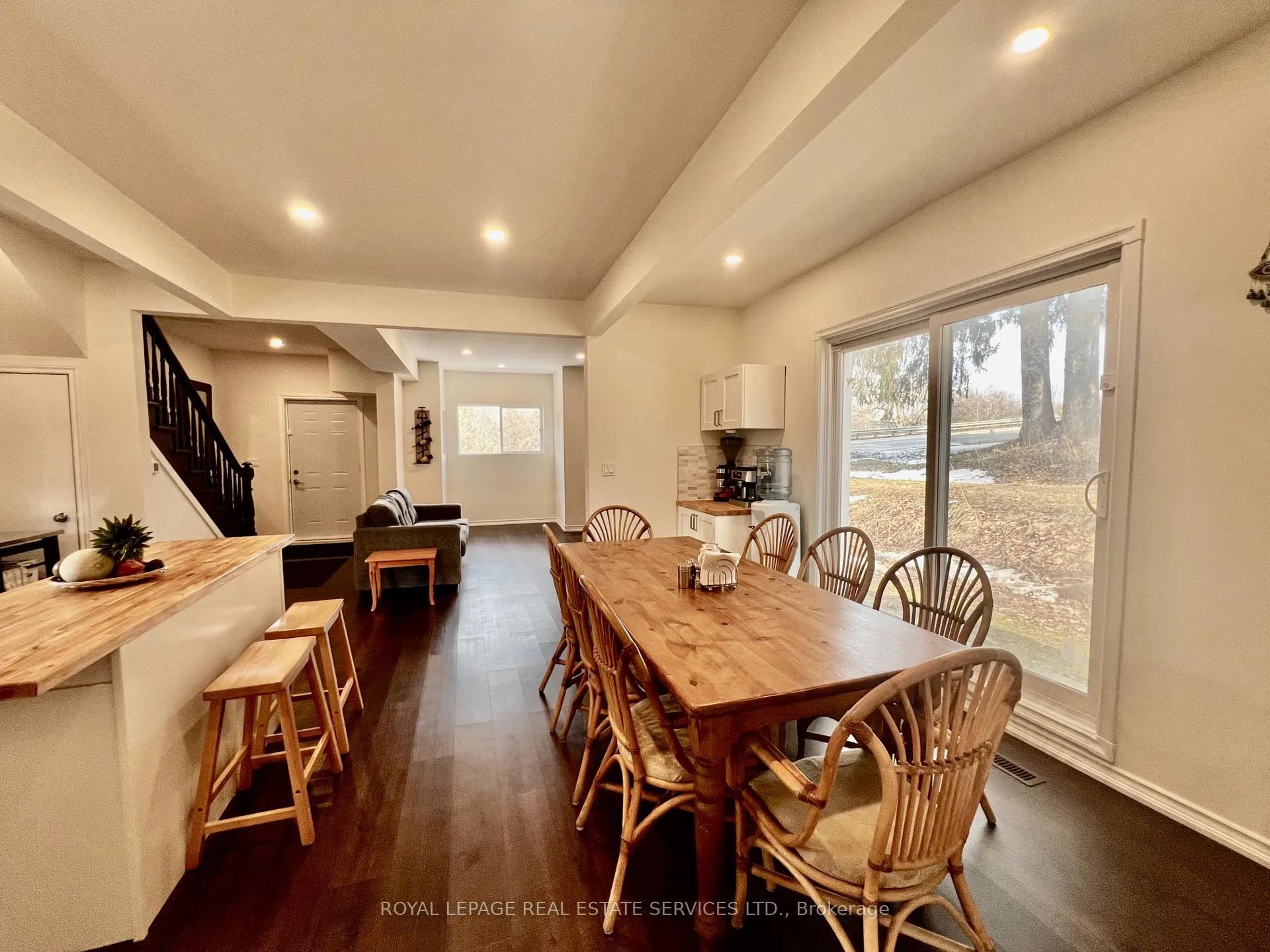 Photo 3 of 19772 Airport Road, Caledon, Rural Caledon — HOMEH