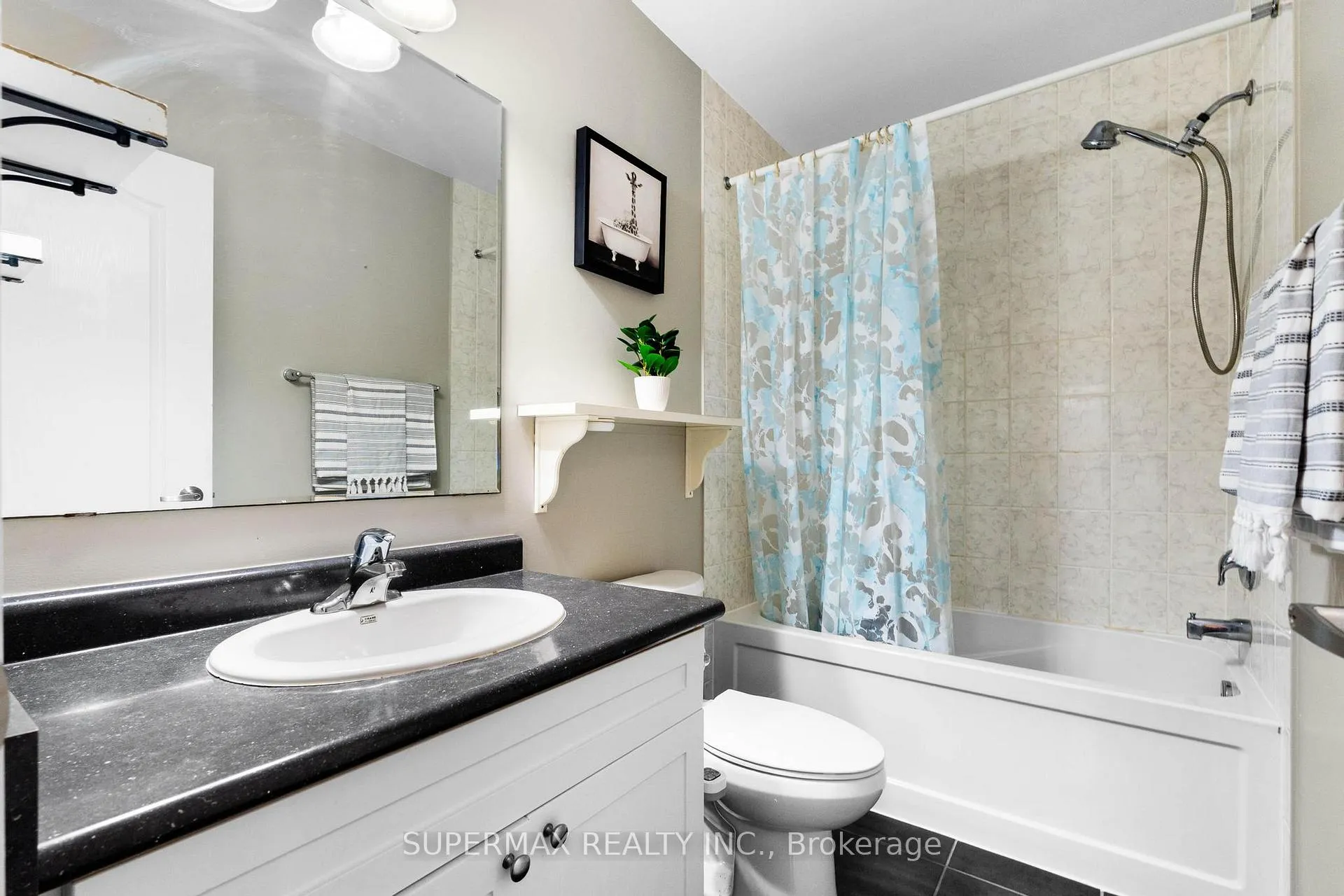 Photo 15 of 263 Apple Hill Crescent, Kitchener — HOMEH