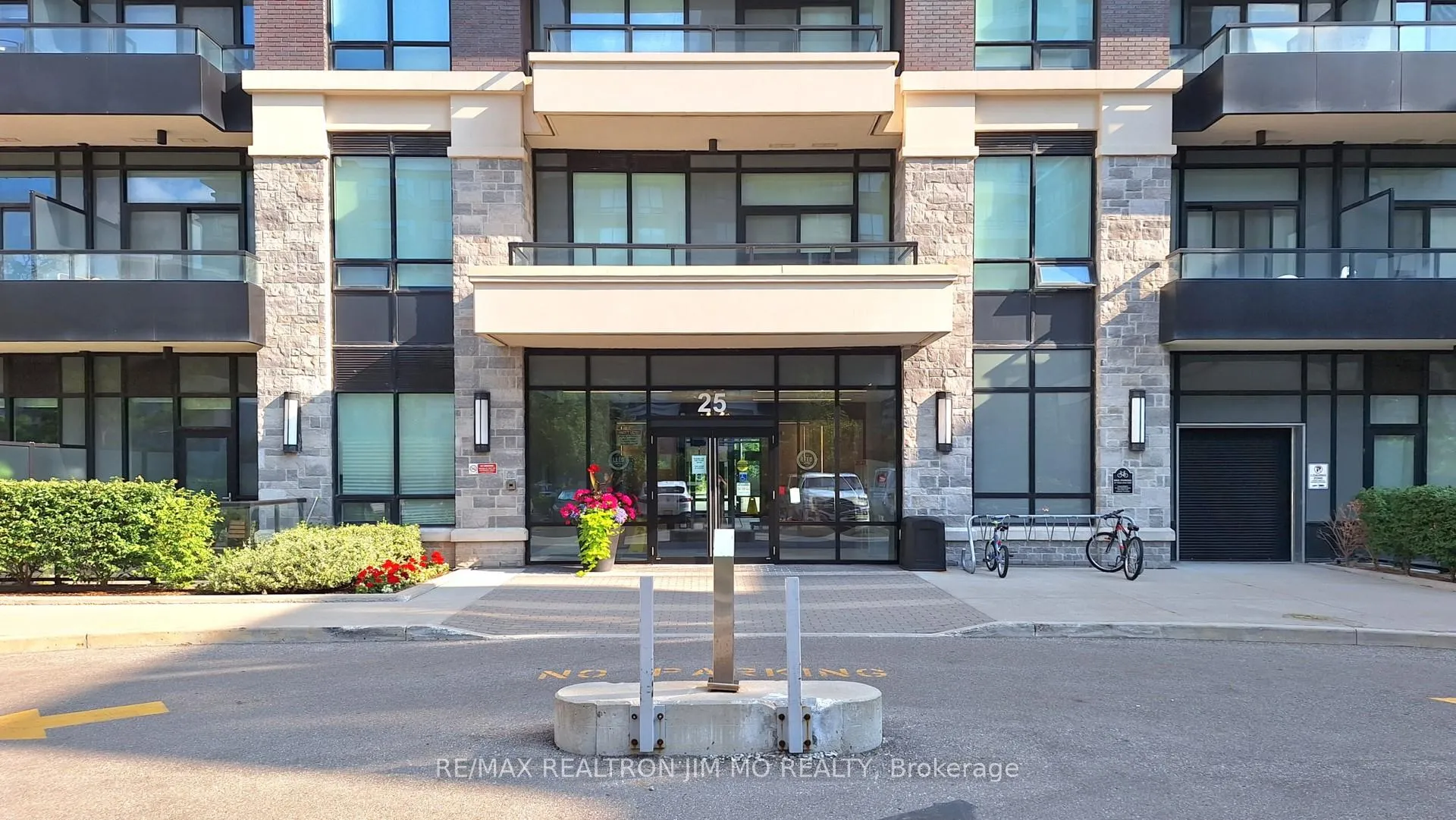 Photo 3 of Unit 730, 25 Water Walk Drive, Markham, Unionville — HOMEH