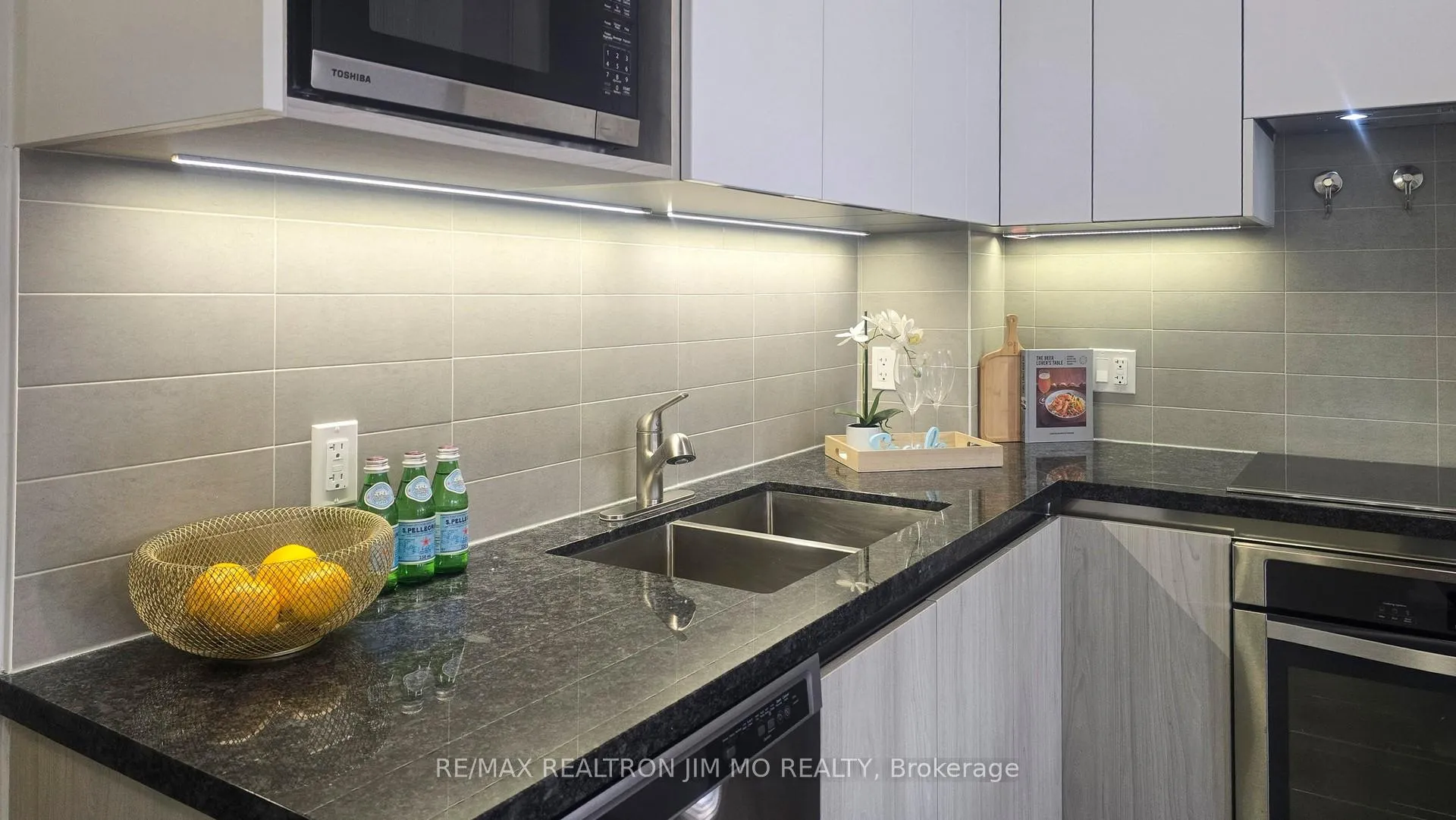 Photo 24 of Unit 730, 25 Water Walk Drive, Markham, Unionville — HOMEH