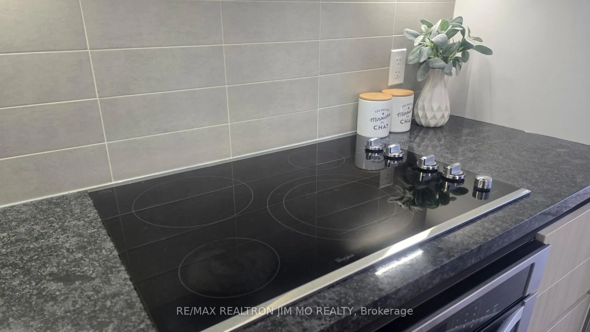 Photo 25 of Unit 730, 25 Water Walk Drive, Markham, Unionville — HOMEH