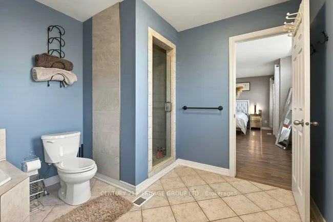 Photo 35 of 4462 Weltman Way, Lincoln, Beamsville — HOMEH