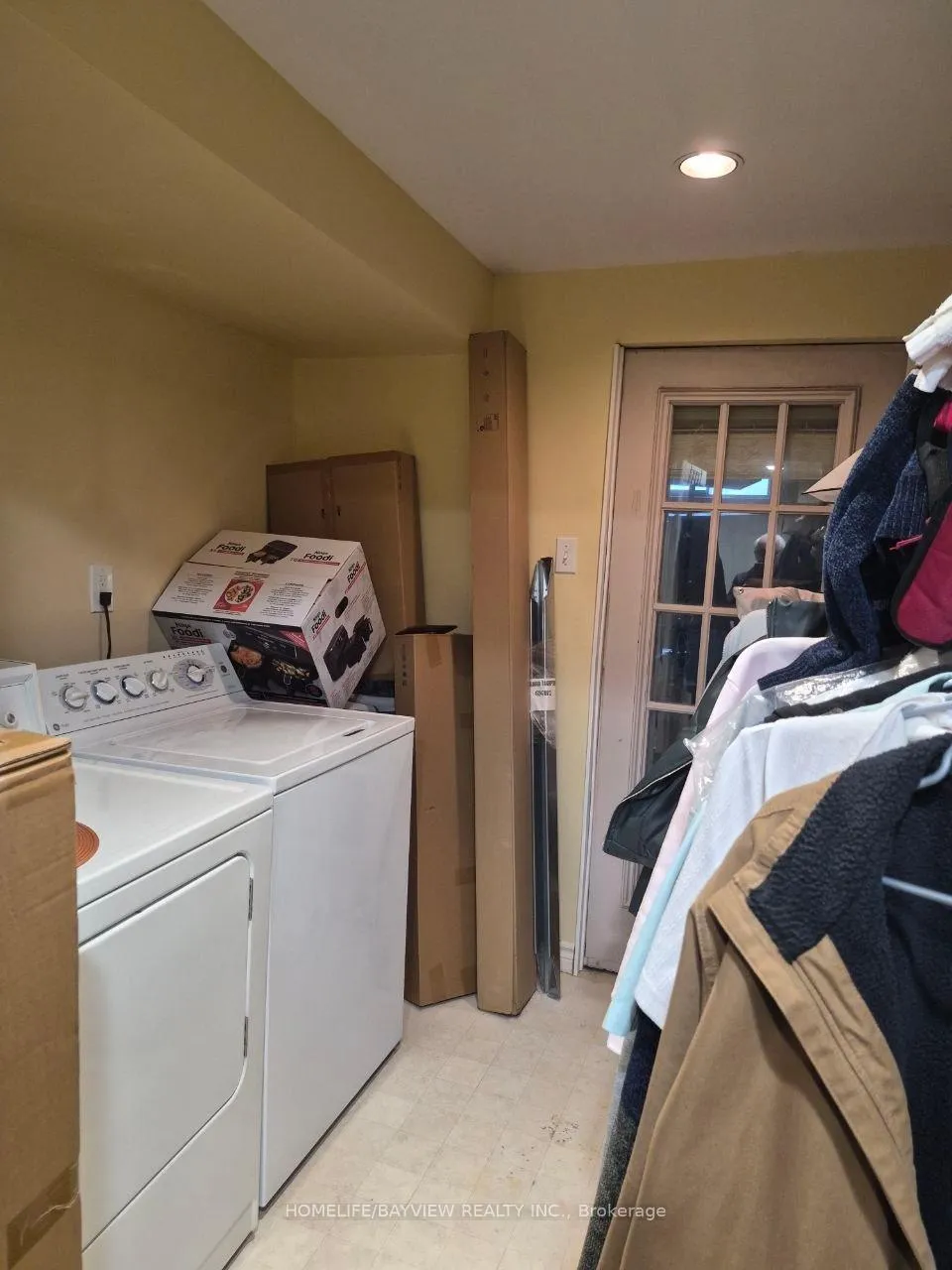Photo 15 of 27 Glenmanor Way, Vaughan, Crestwood-Springfarm-Yorkhill — HOMEH