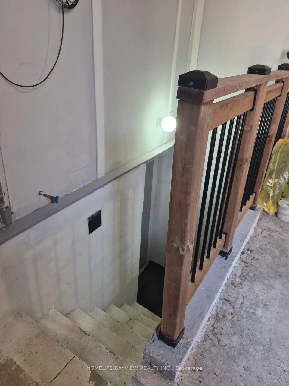 Photo 21 of 27 Glenmanor Way, Vaughan, Crestwood-Springfarm-Yorkhill — HOMEH