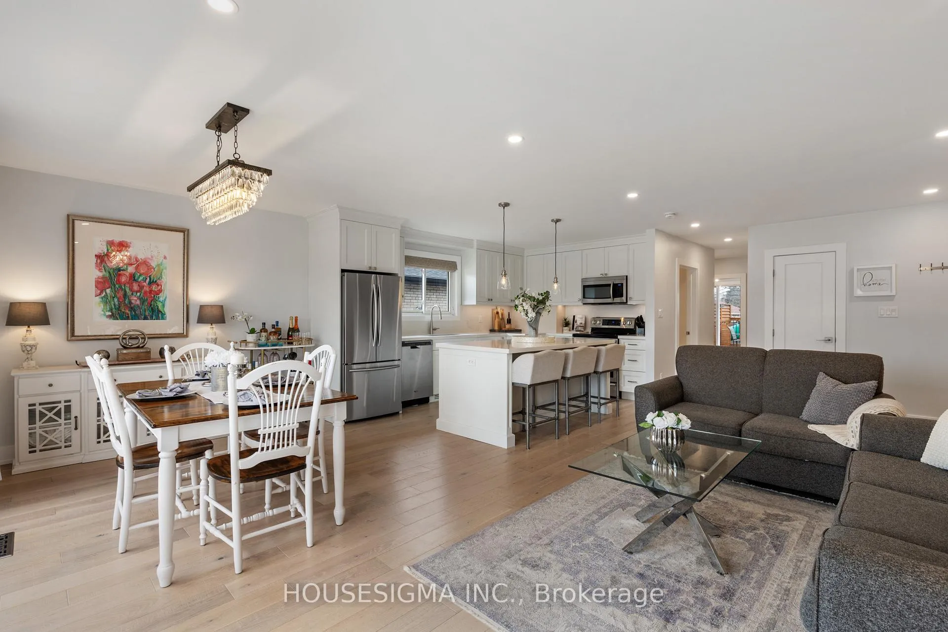 Photo 2 of 11 Tynevale Drive, Etobicoke, Willowridge-Martingrove-Richview — HOMEH