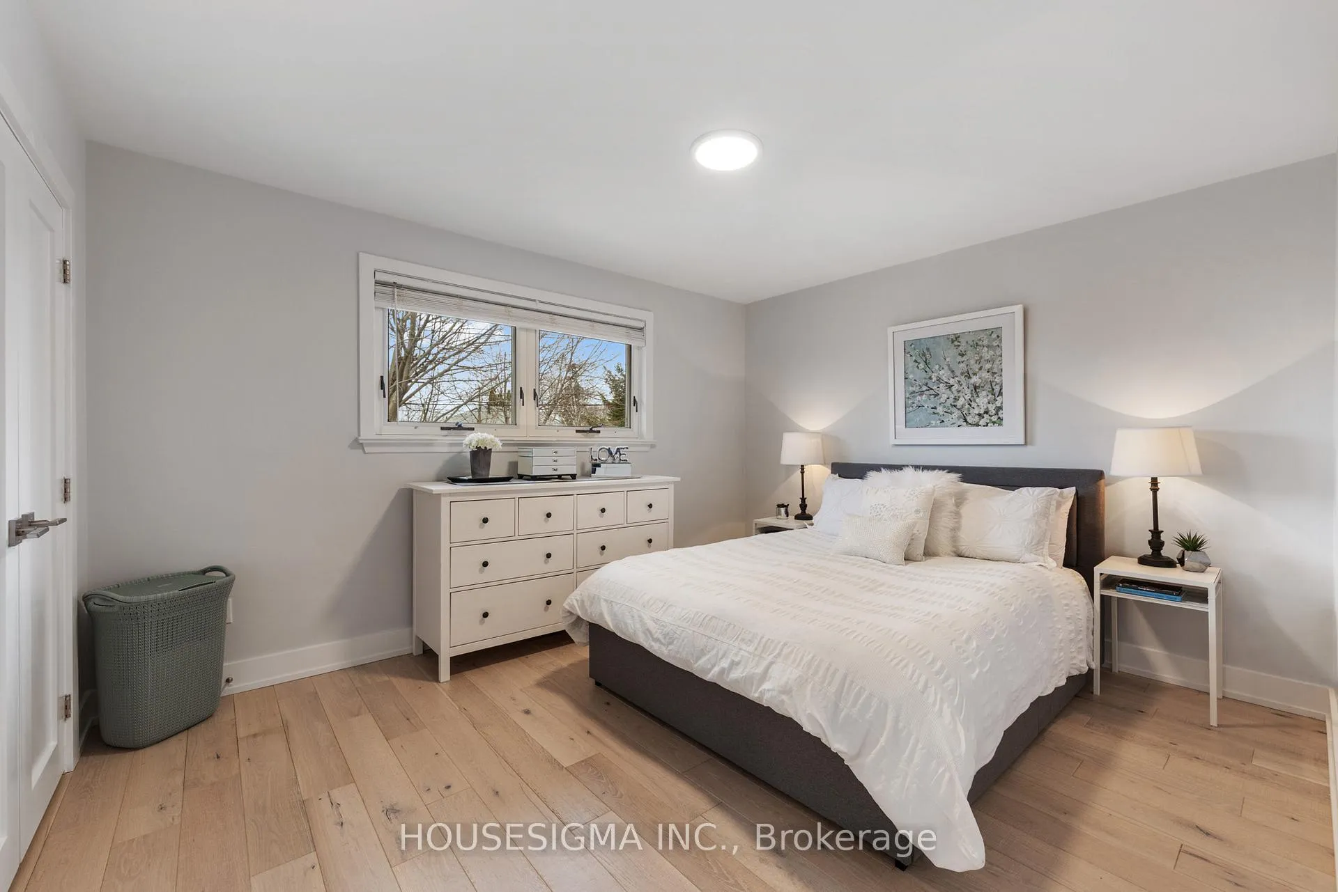Photo 3 of 11 Tynevale Drive, Etobicoke, Willowridge-Martingrove-Richview — HOMEH