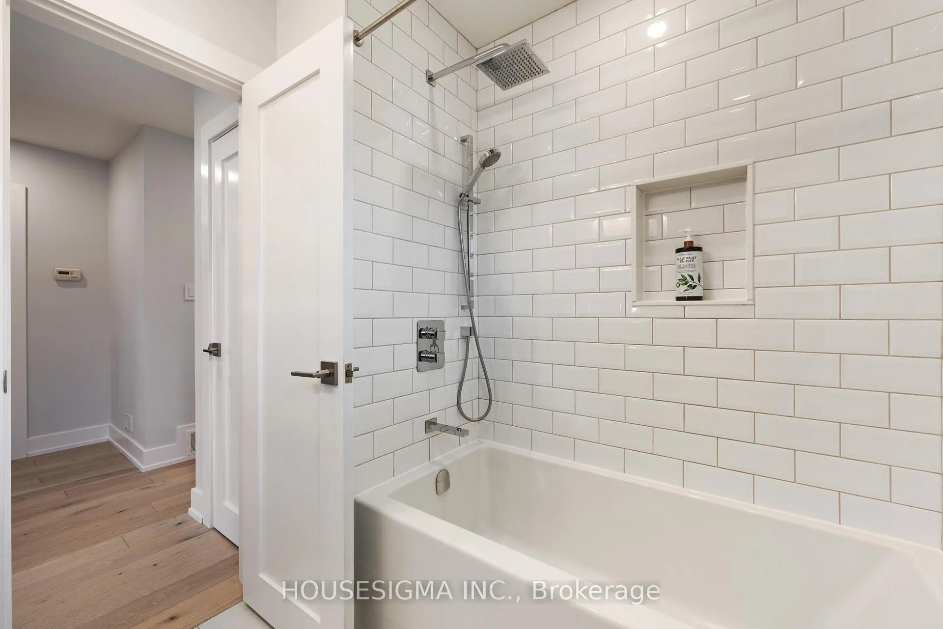 Photo 5 of 11 Tynevale Drive, Etobicoke, Willowridge-Martingrove-Richview — HOMEH