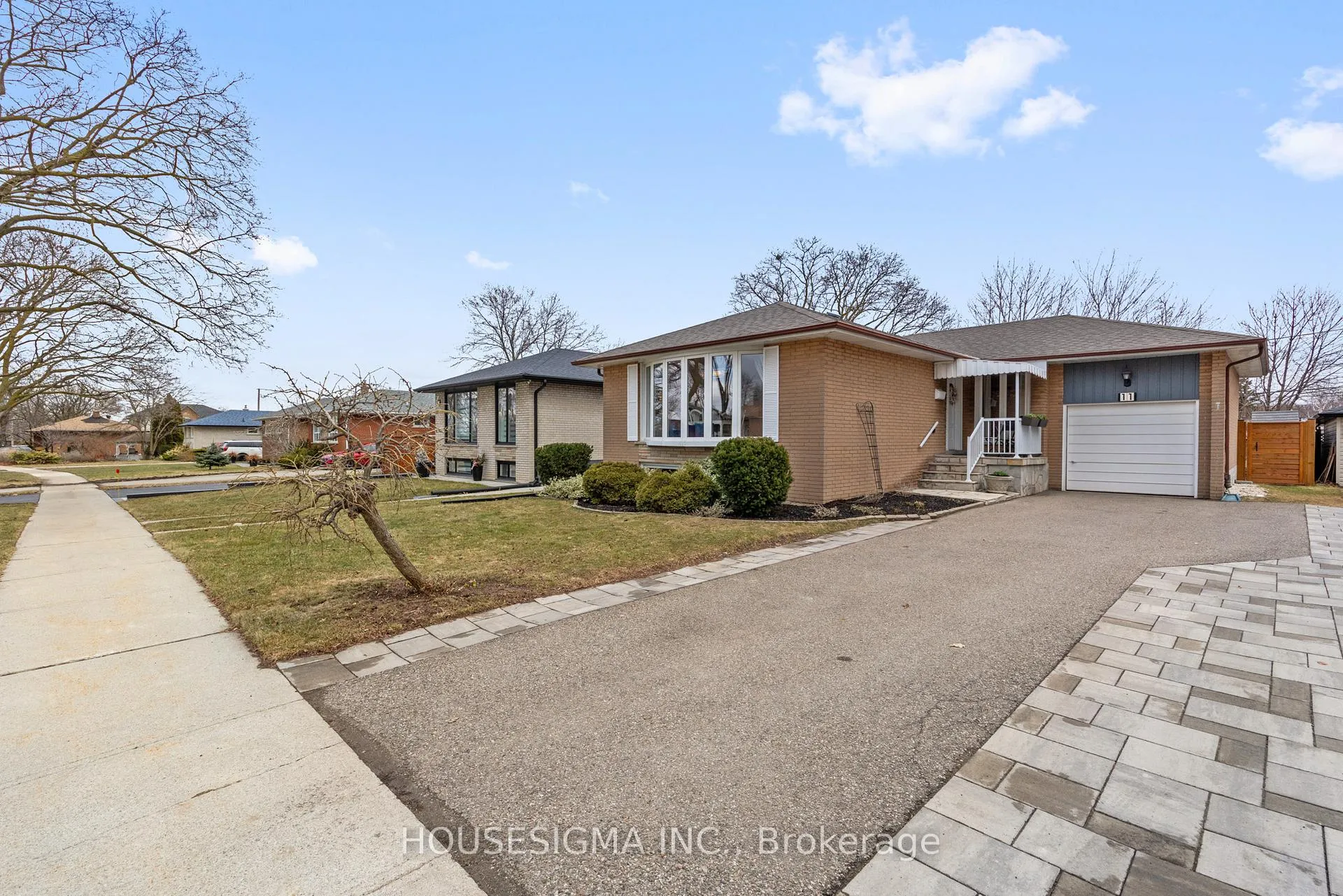 Photo 6 of 11 Tynevale Drive, Etobicoke, Willowridge-Martingrove-Richview — HOMEH