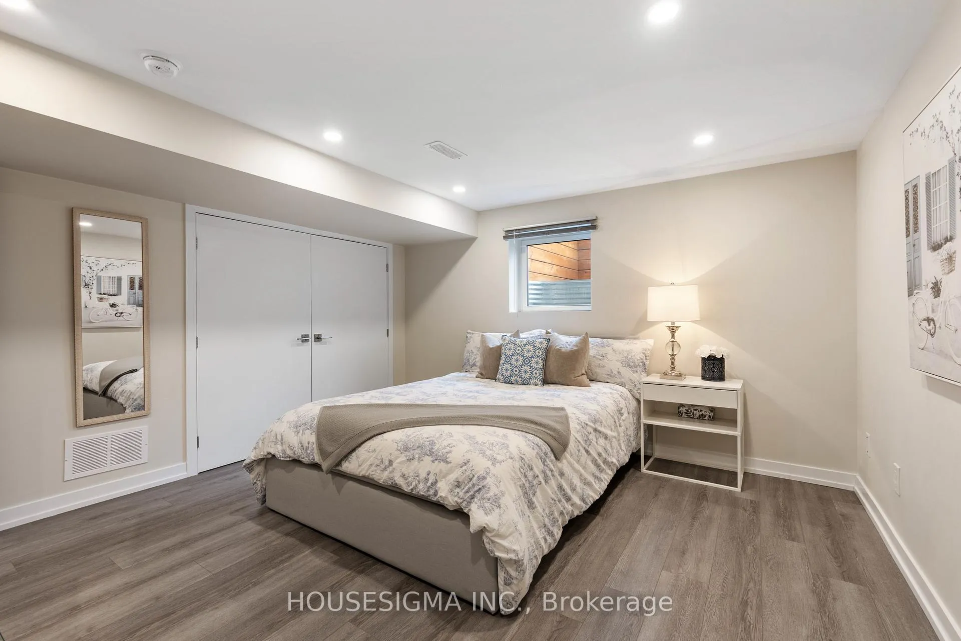 Photo 11 of 11 Tynevale Drive, Etobicoke, Willowridge-Martingrove-Richview — HOMEH