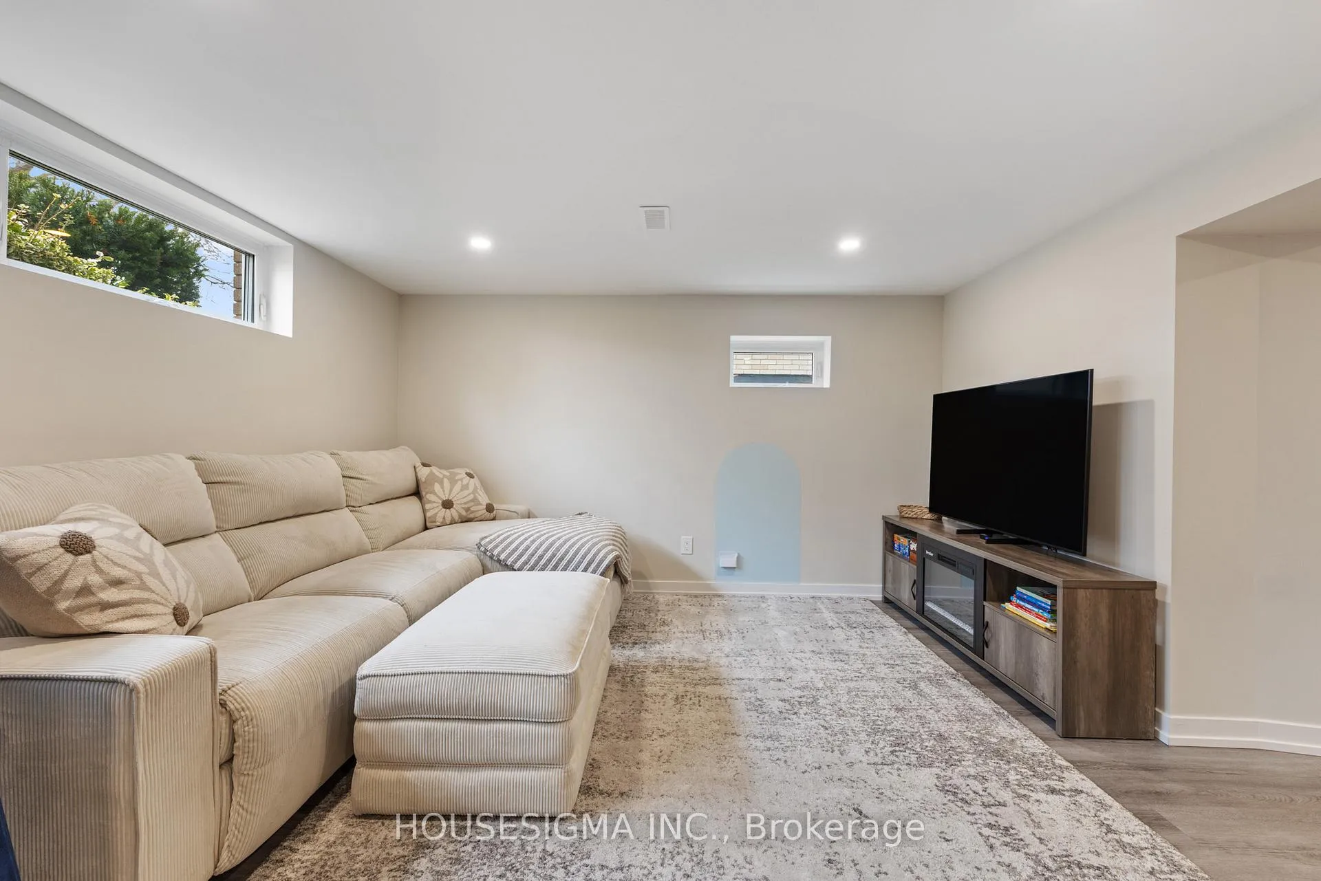 Photo 14 of 11 Tynevale Drive, Etobicoke, Willowridge-Martingrove-Richview — HOMEH