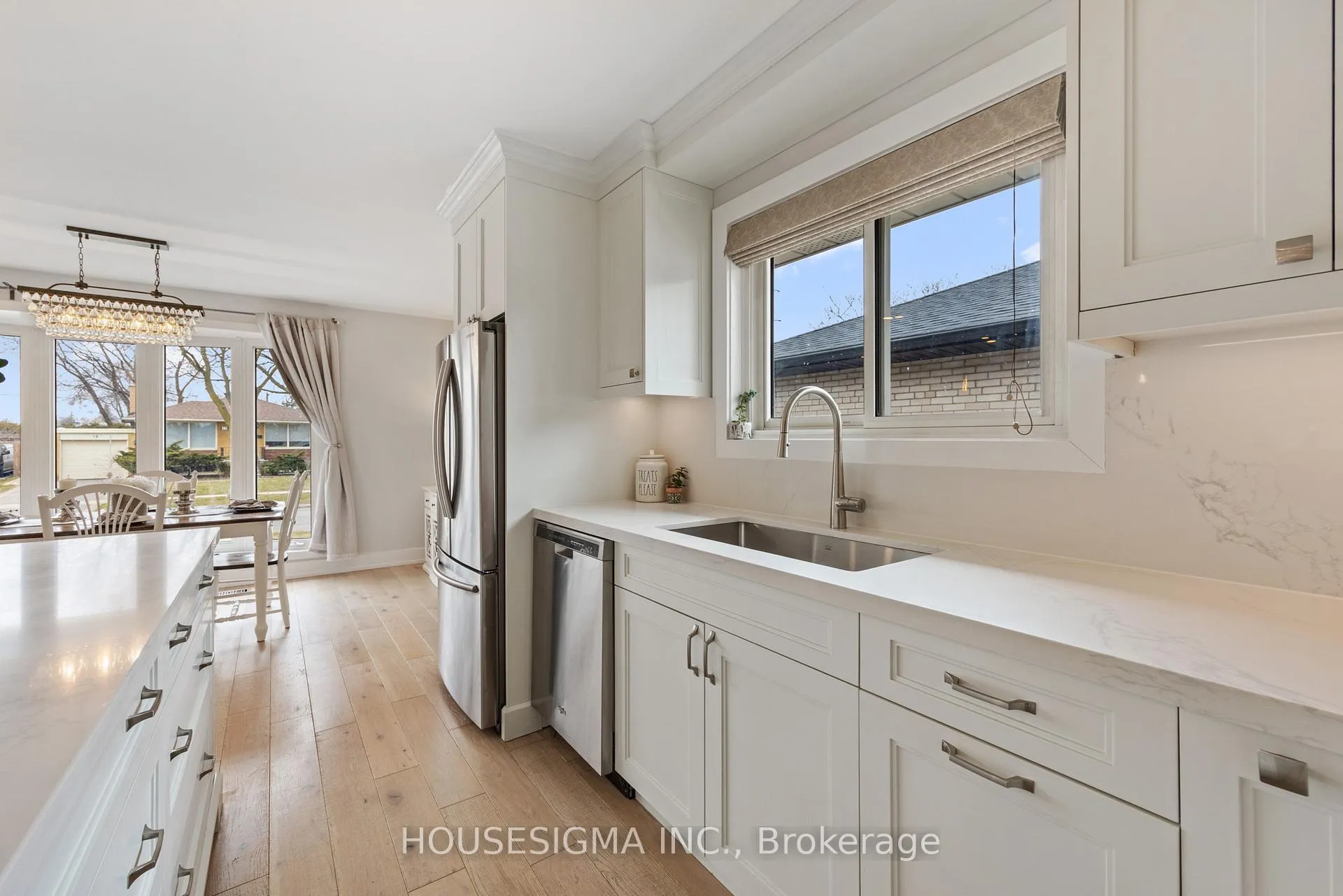 Photo 16 of 11 Tynevale Drive, Etobicoke, Willowridge-Martingrove-Richview — HOMEH