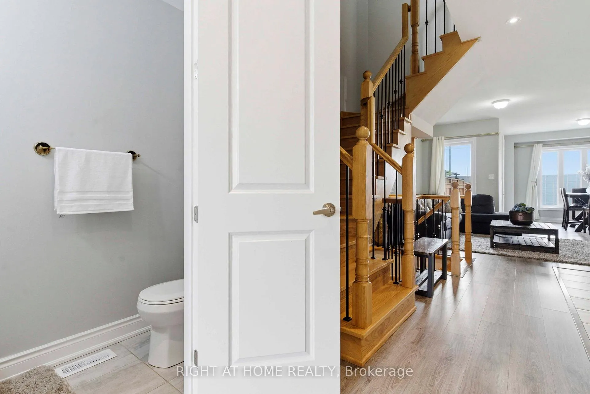 Photo 3 of 179 Walker Boulevard, New Tecumseth, Alliston — HOMEH