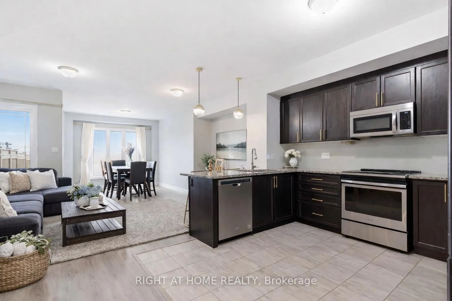 Photo 5 of 179 Walker Boulevard, New Tecumseth, Alliston — HOMEH
