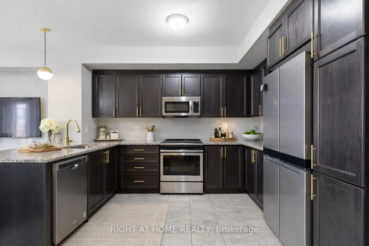 Photo 6 of 179 Walker Boulevard, New Tecumseth, Alliston — HOMEH