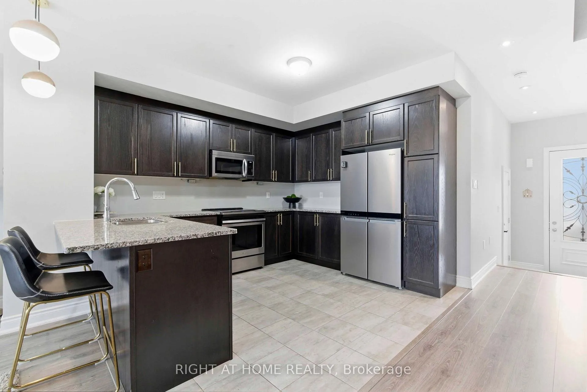 Photo 8 of 179 Walker Boulevard, New Tecumseth, Alliston — HOMEH