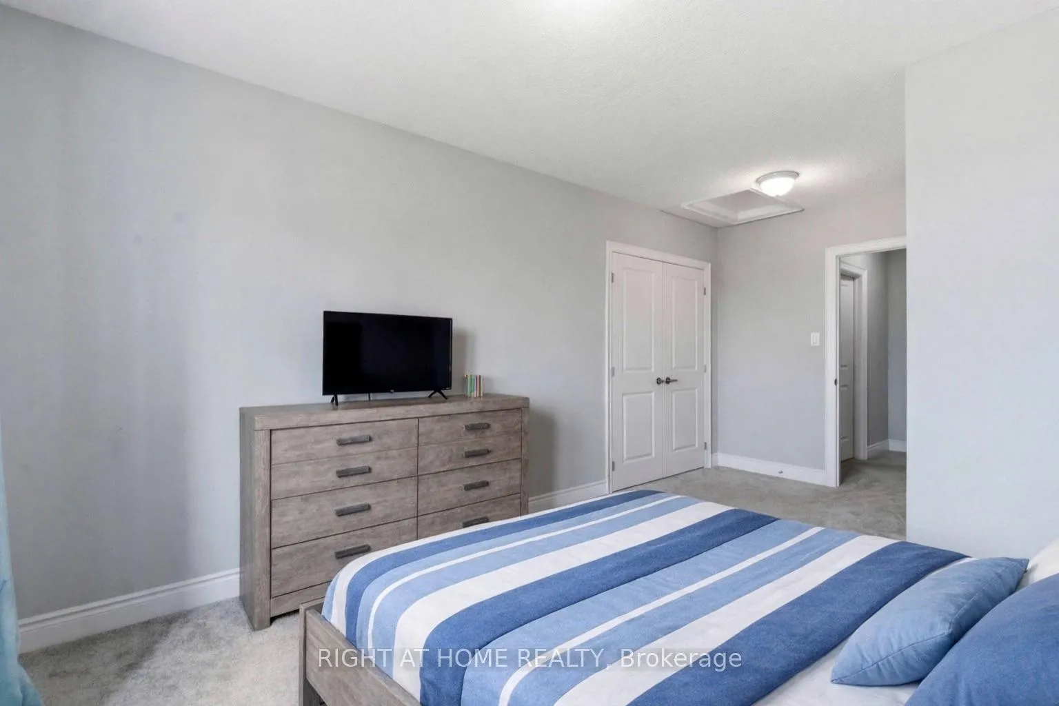 Photo 17 of 179 Walker Boulevard, New Tecumseth, Alliston — HOMEH