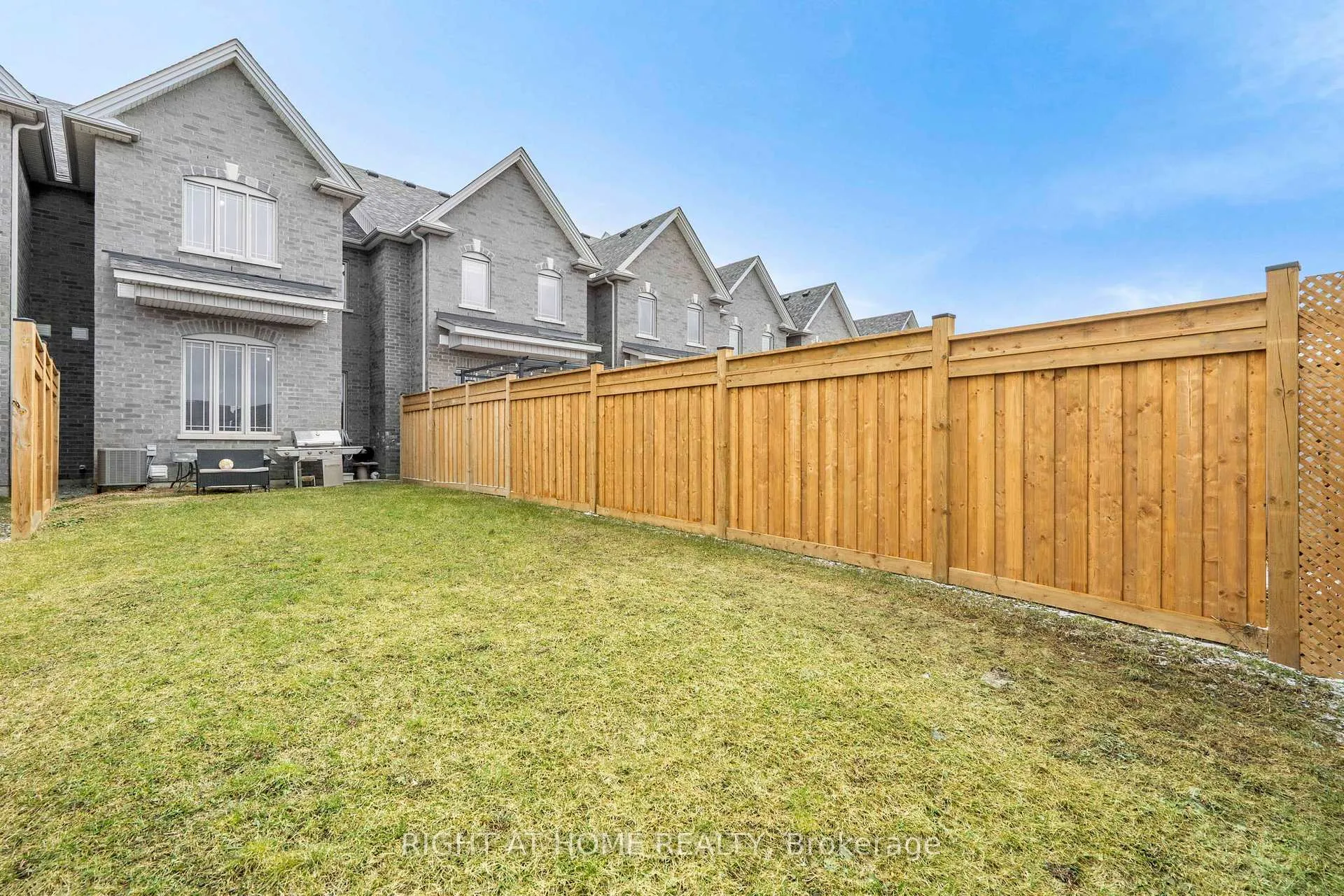 Photo 25 of 179 Walker Boulevard, New Tecumseth, Alliston — HOMEH