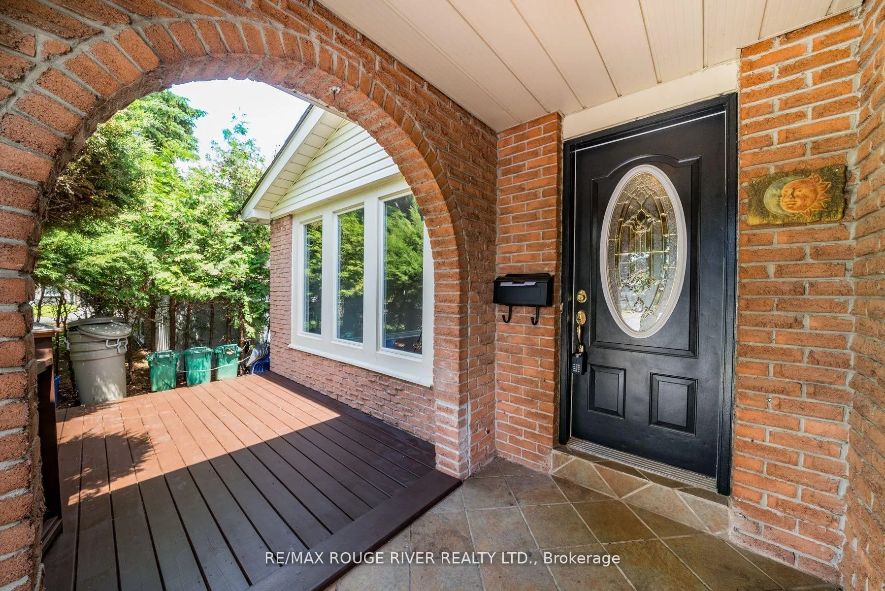 Photo 2 of 3 Swanston Crescent, Ajax, South West — HOMEH