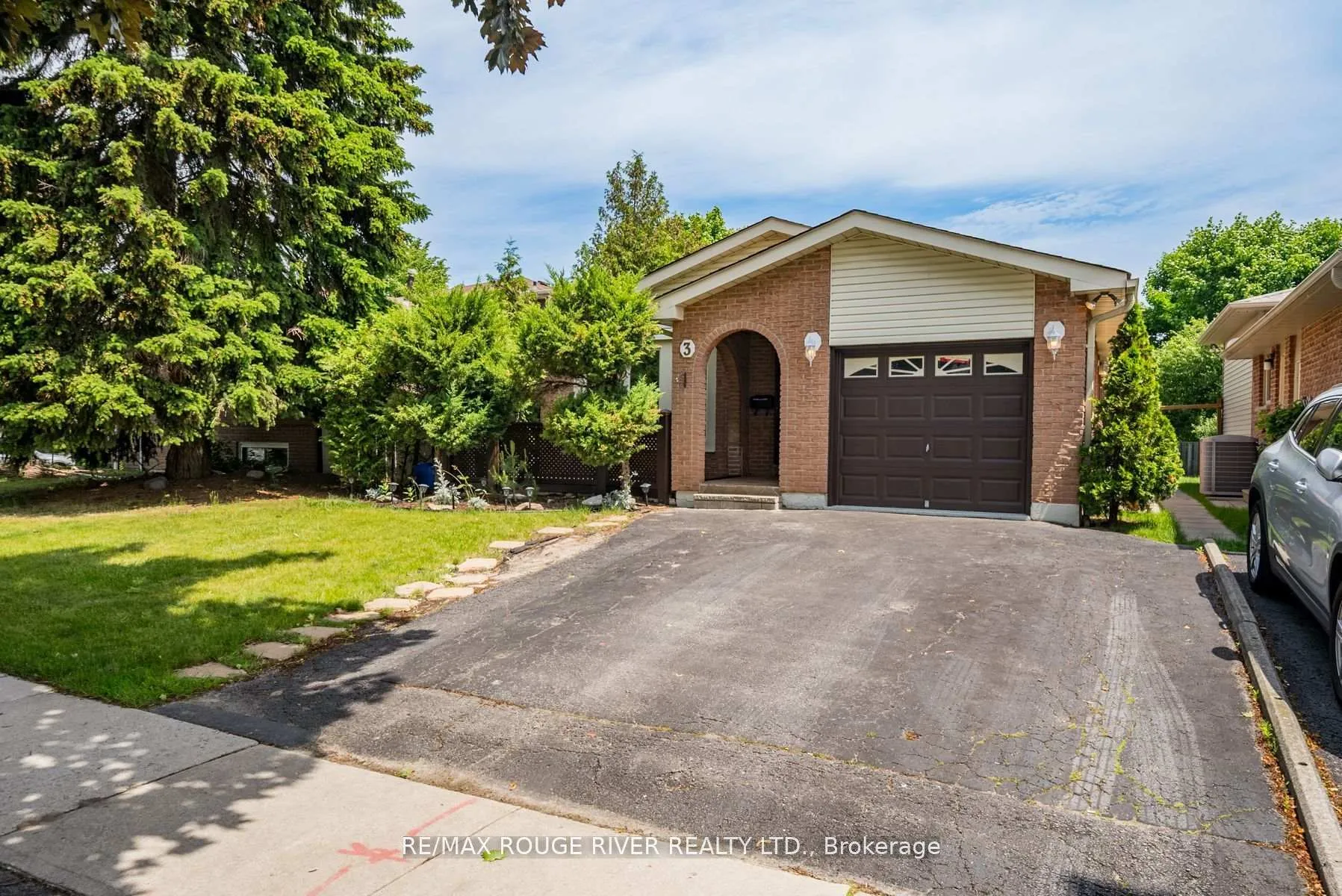 Photo 4 of 3 Swanston Crescent, Ajax, South West — HOMEH