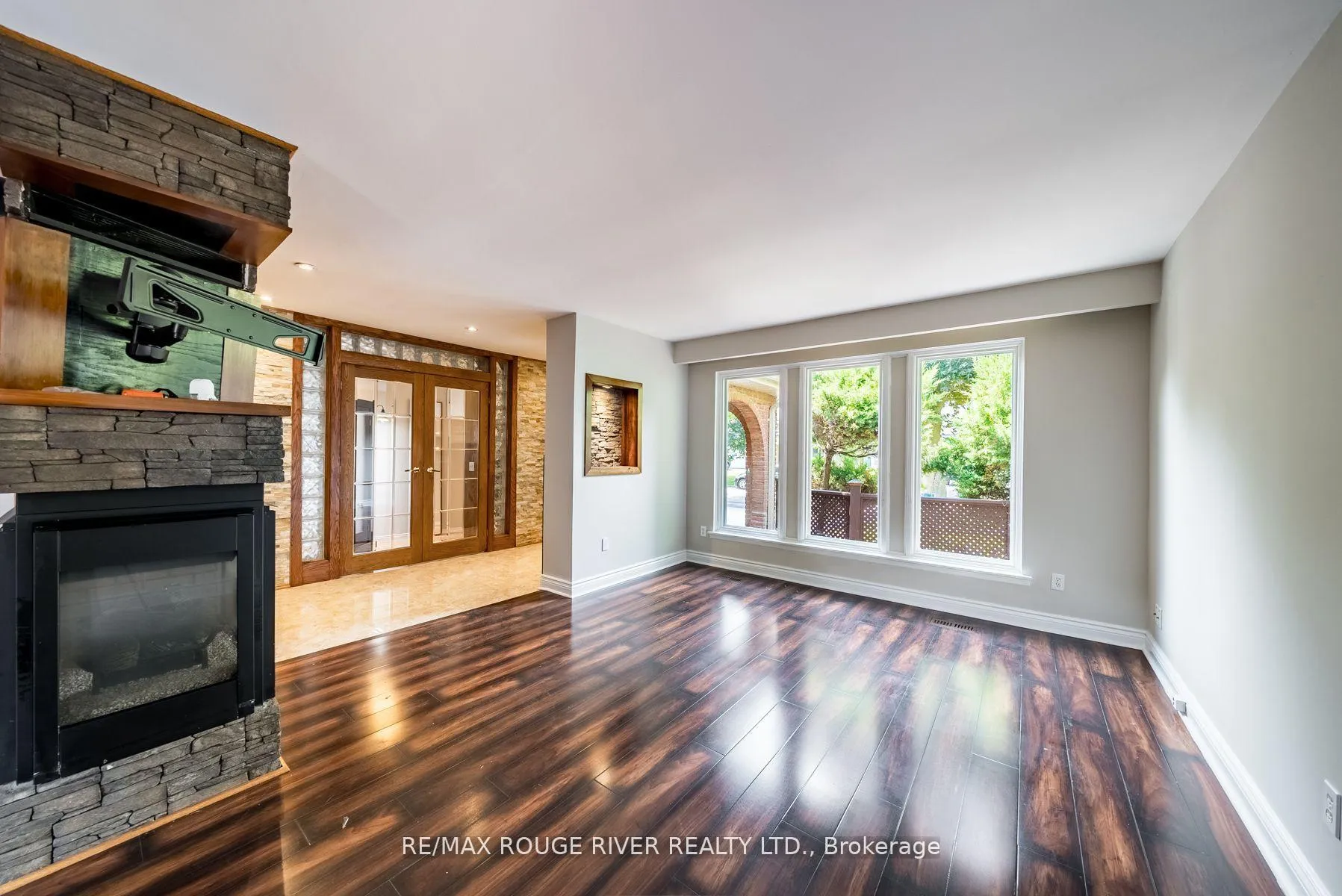 Photo 8 of 3 Swanston Crescent, Ajax, South West — HOMEH