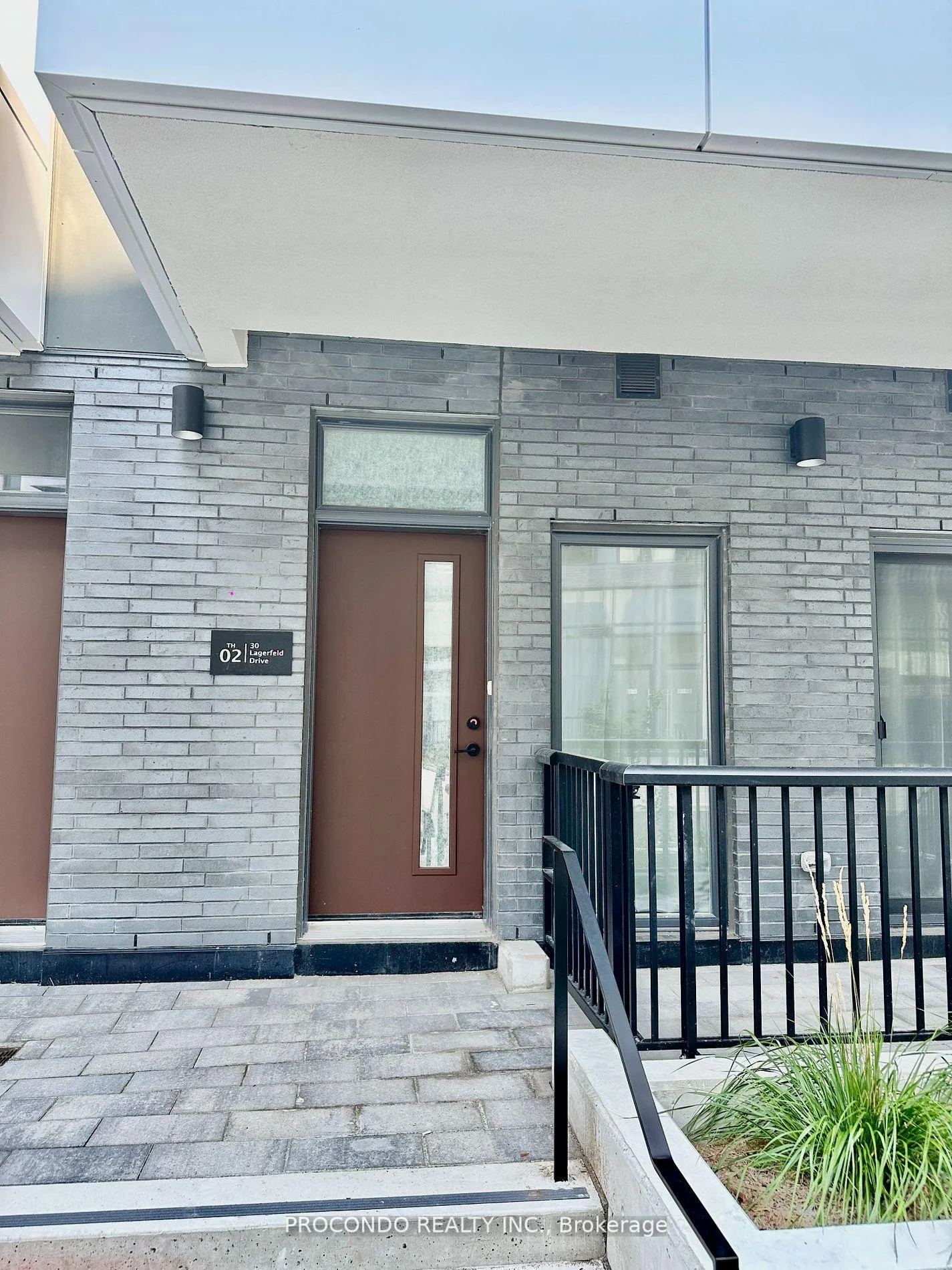 Photo 2 of Unit Th02, 30 Lagerfeld Drive, Brampton, Credit Valley — HOMEH