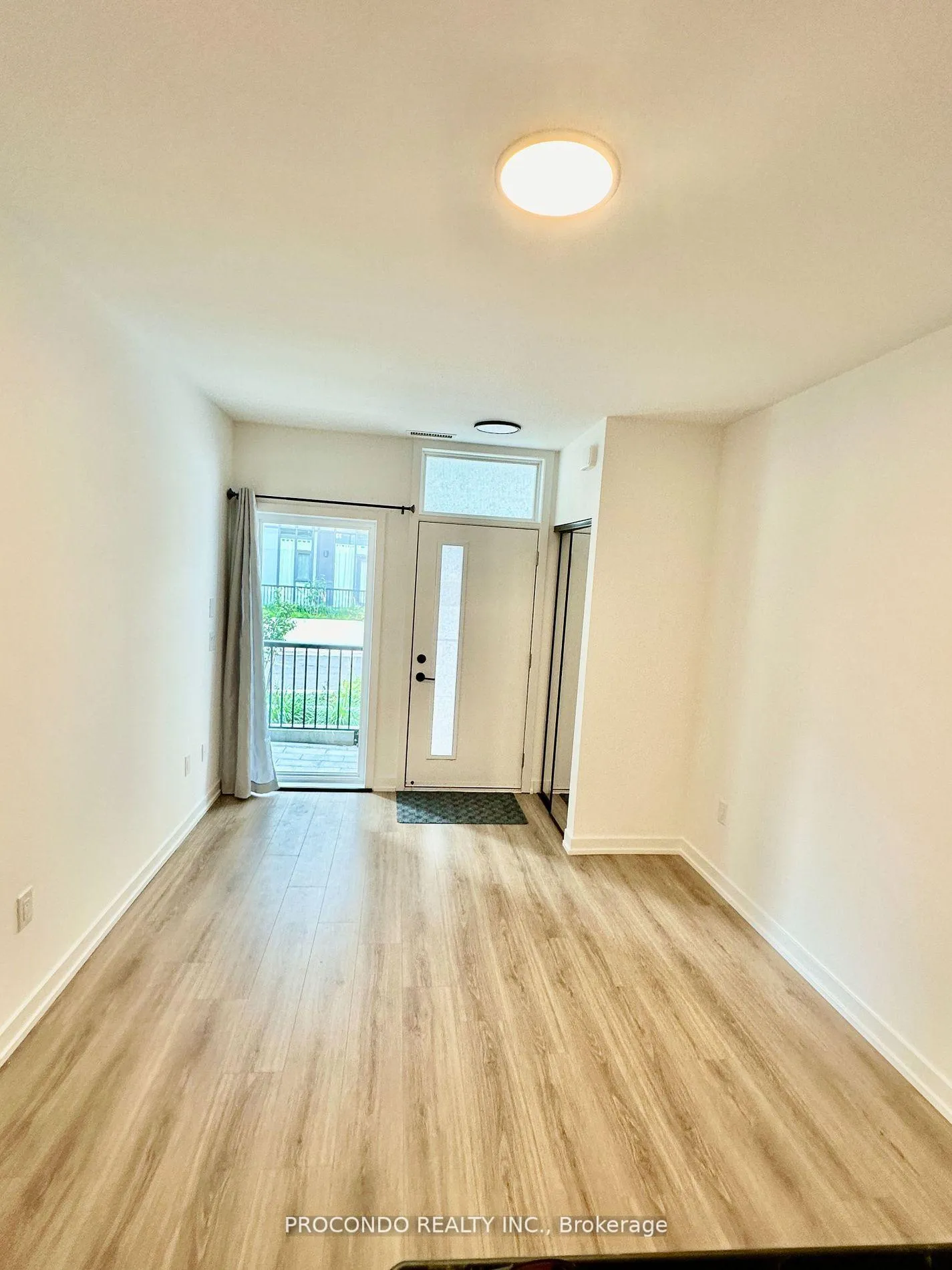 Photo 4 of Unit Th02, 30 Lagerfeld Drive, Brampton, Credit Valley — HOMEH