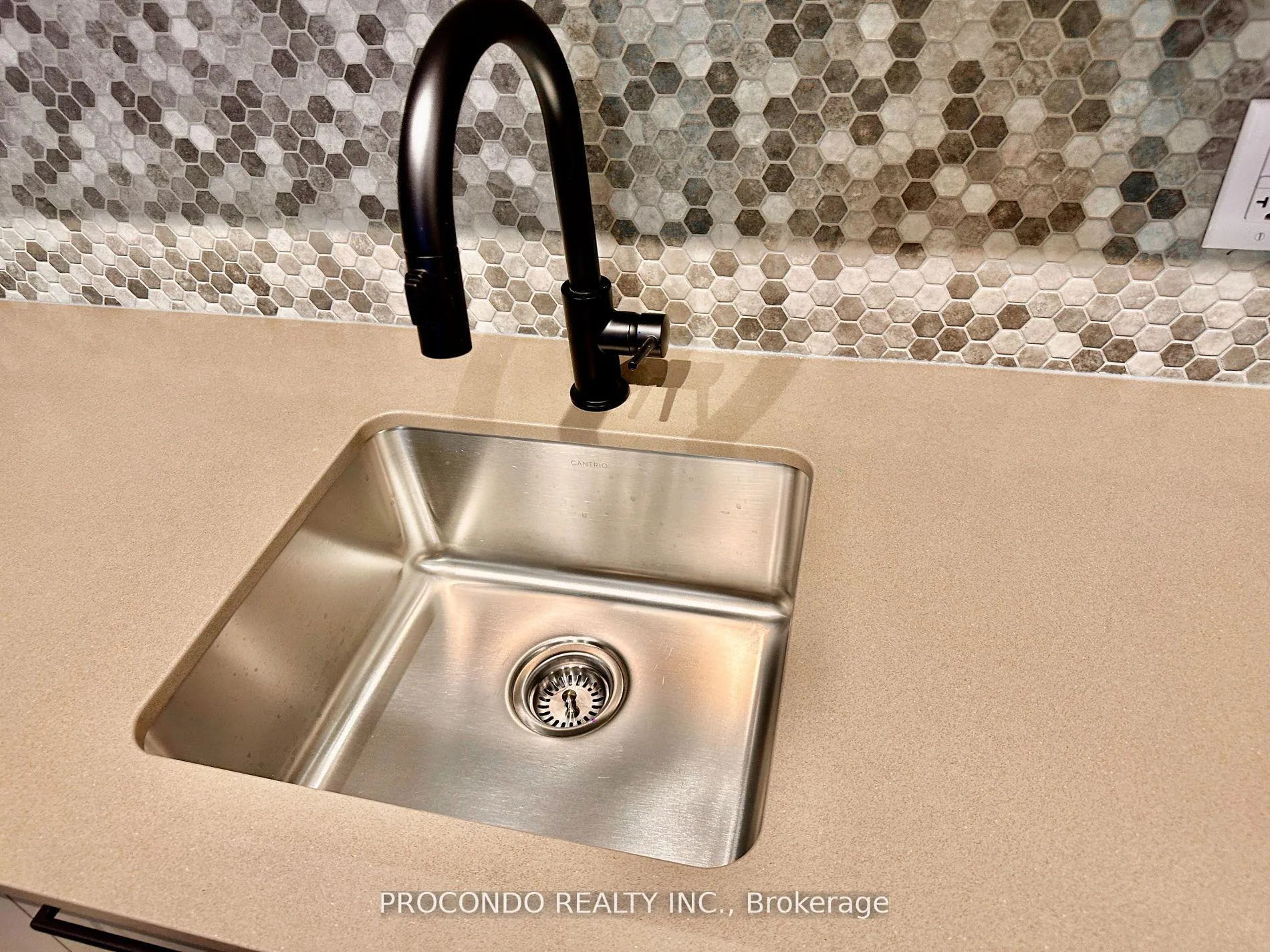 Photo 9 of Unit Th02, 30 Lagerfeld Drive, Brampton, Credit Valley — HOMEH