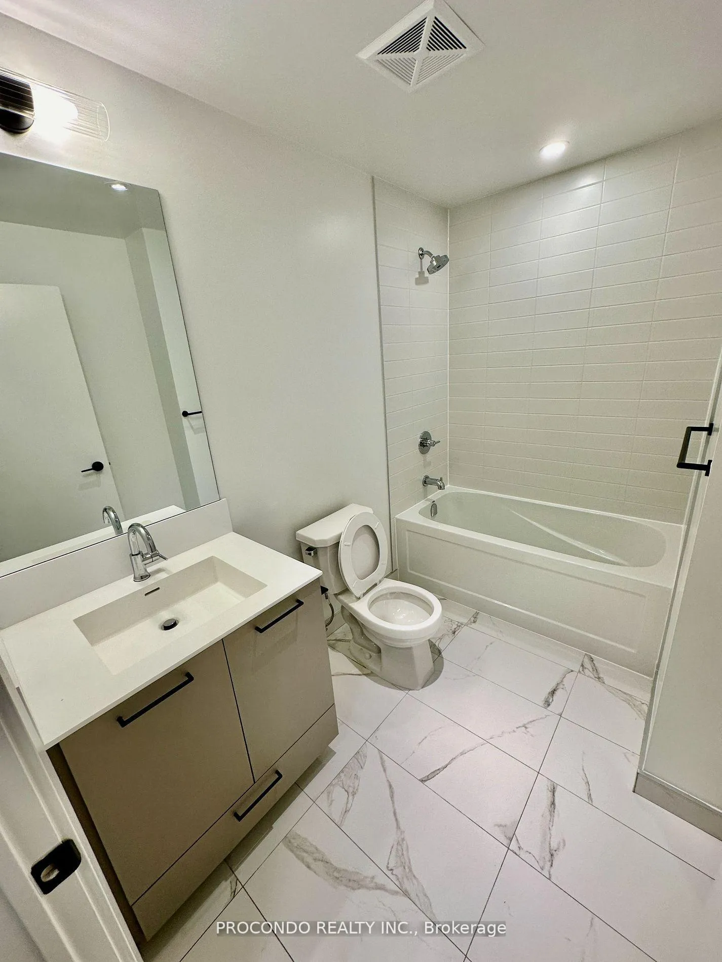 Photo 11 of Unit Th02, 30 Lagerfeld Drive, Brampton, Credit Valley — HOMEH
