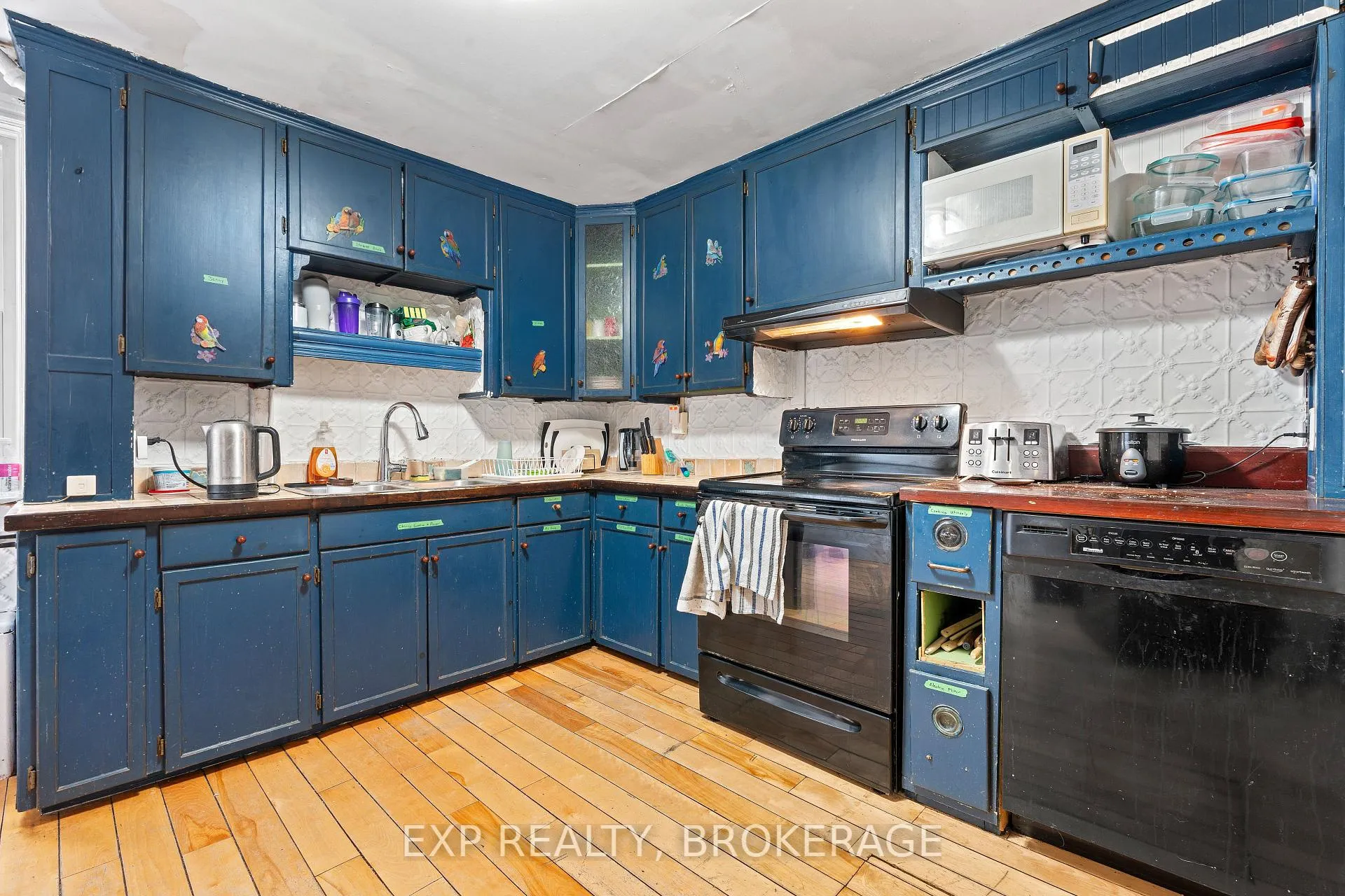 Photo 9 of 212 Rideau Street, Kingston, East of Sir John A. Blvd — HOMEH