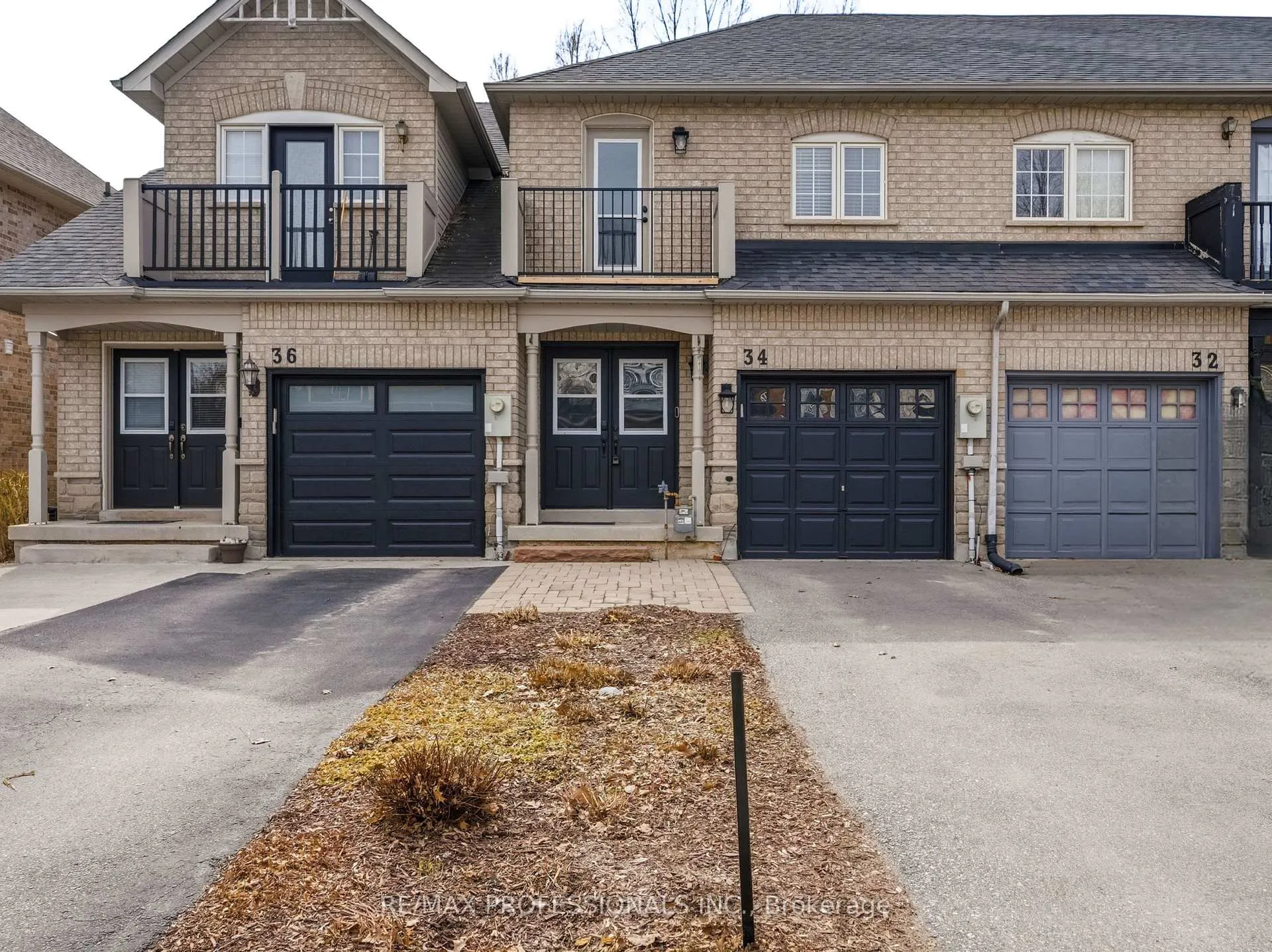 Photo 1 of 34 Harding Street, Halton Hills, Georgetown — HOMEH