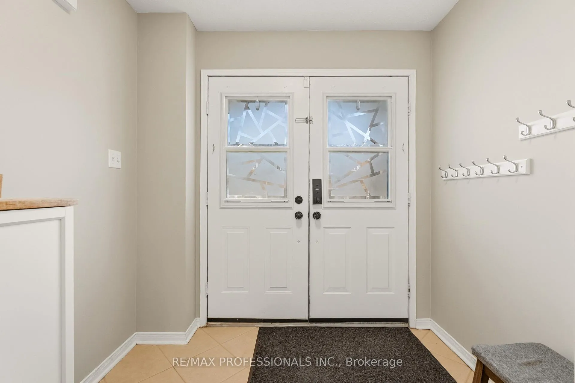 Photo 8 of 34 Harding Street, Halton Hills, Georgetown — HOMEH