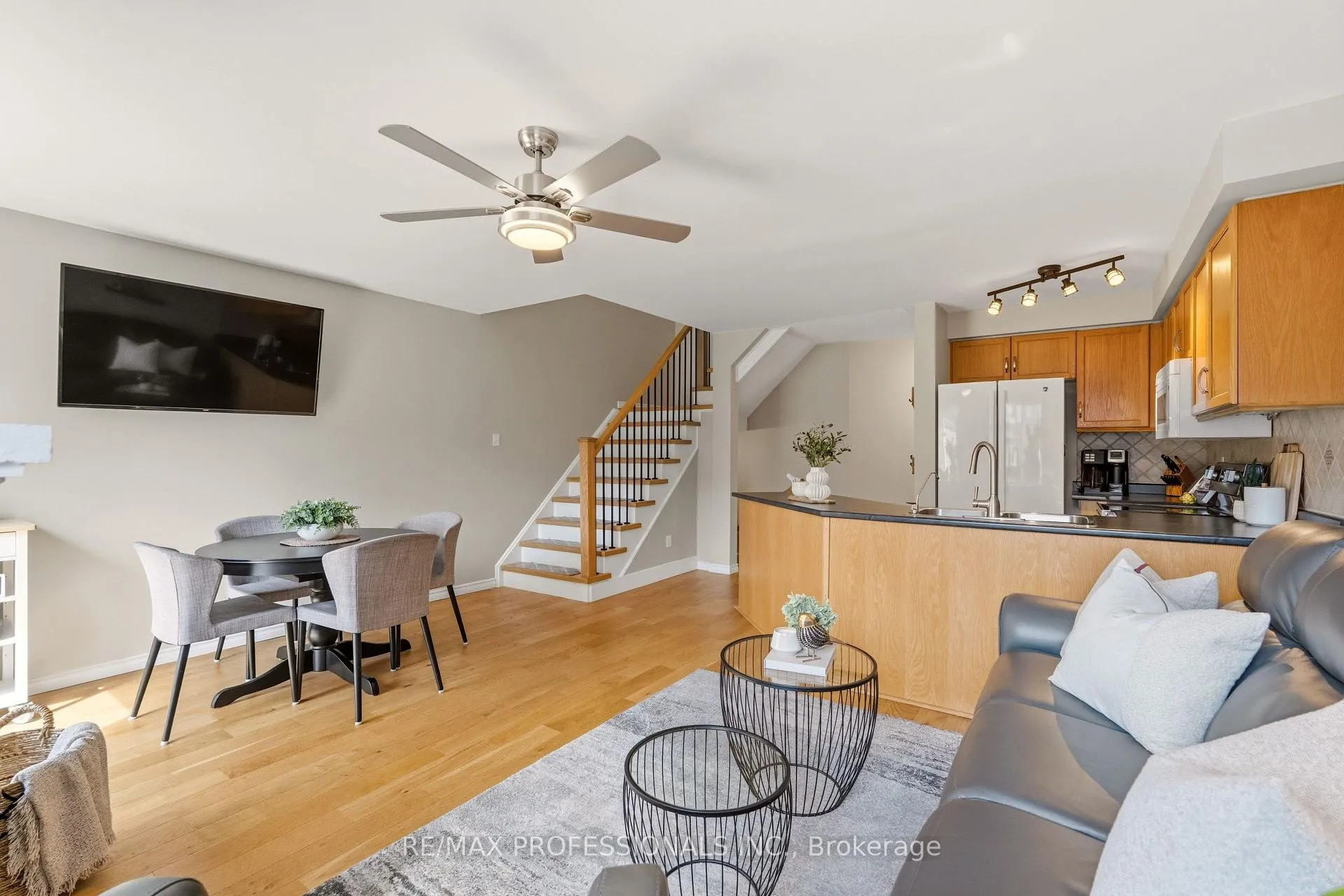 Photo 19 of 34 Harding Street, Halton Hills, Georgetown — HOMEH