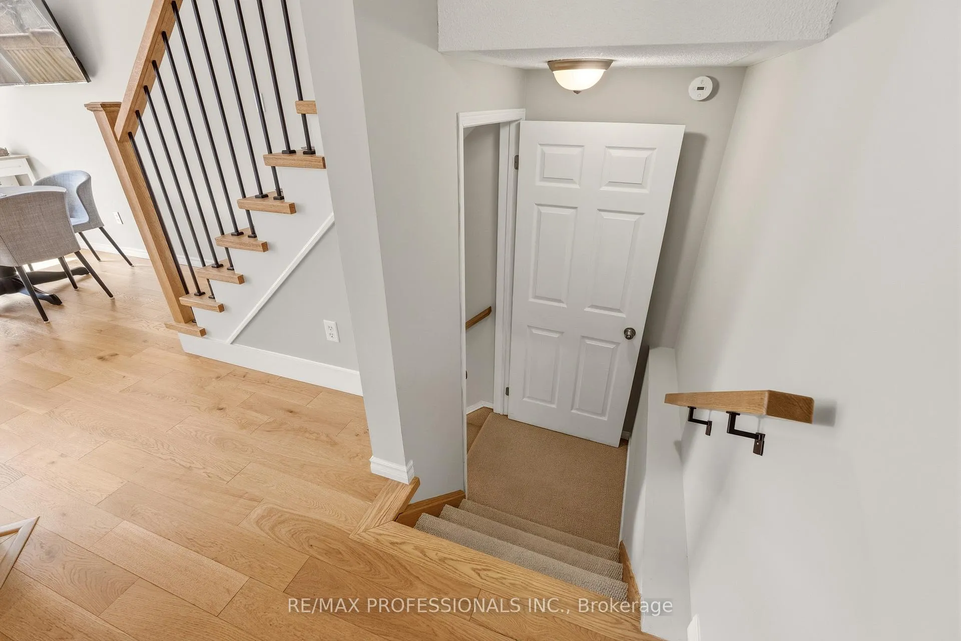 Photo 32 of 34 Harding Street, Halton Hills, Georgetown — HOMEH