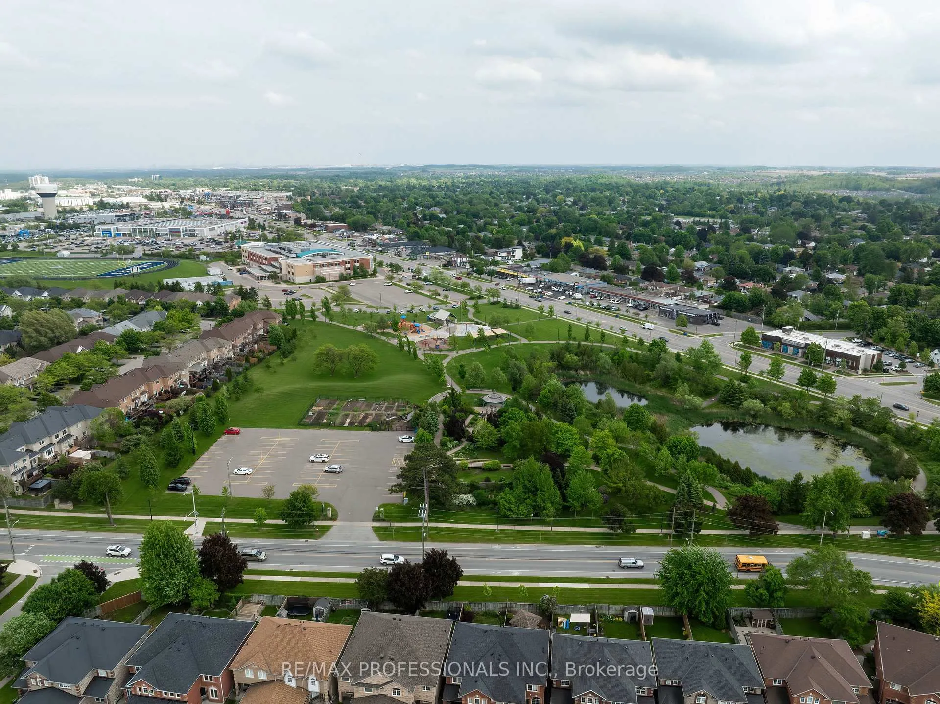 Photo 47 of 34 Harding Street, Halton Hills, Georgetown — HOMEH