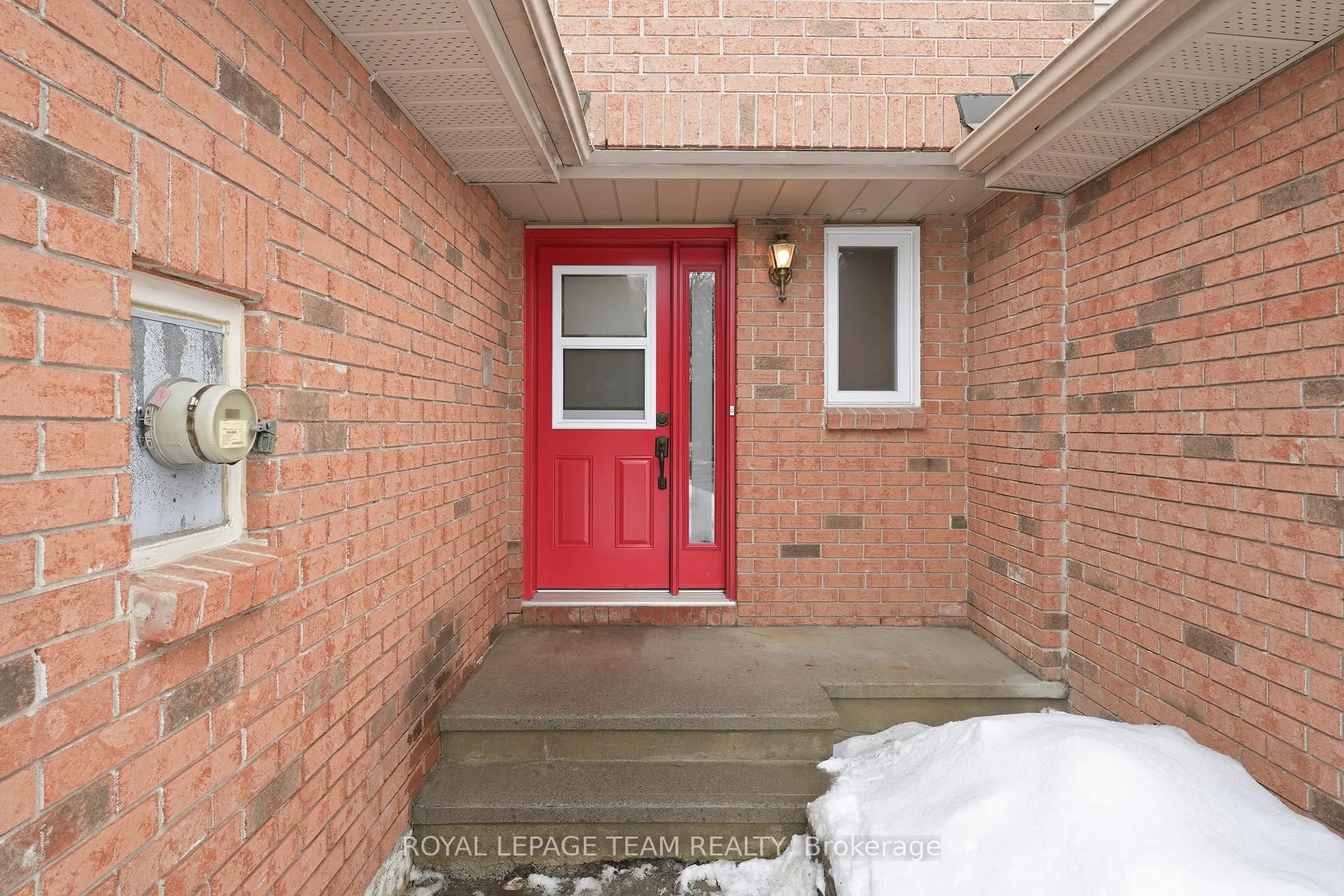 Photo 2 of 11 Furlong Crescent, Ottawa, Kanata - Bridlewood — HOMEH
