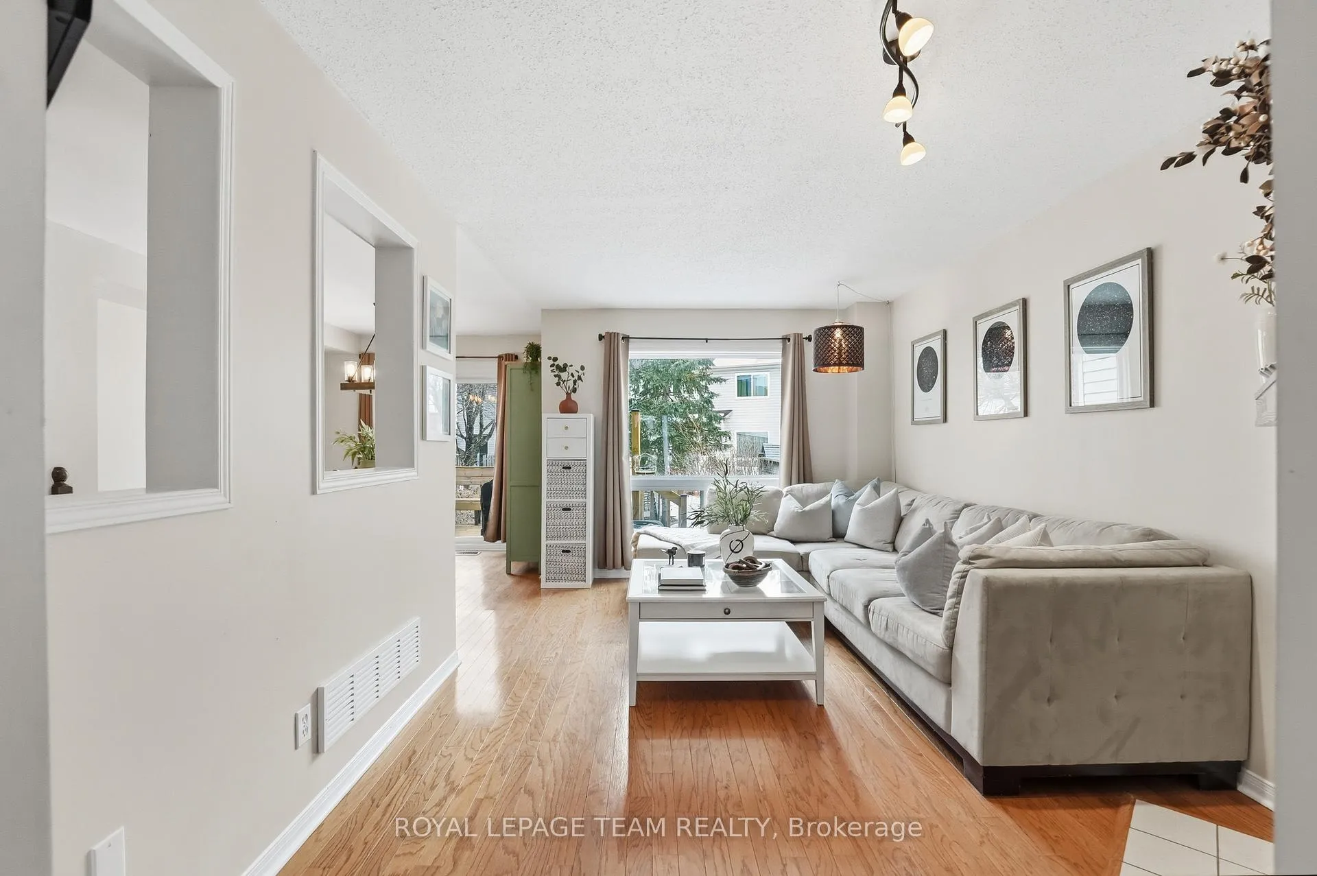 Photo 6 of 11 Furlong Crescent, Ottawa, Kanata - Bridlewood — HOMEH