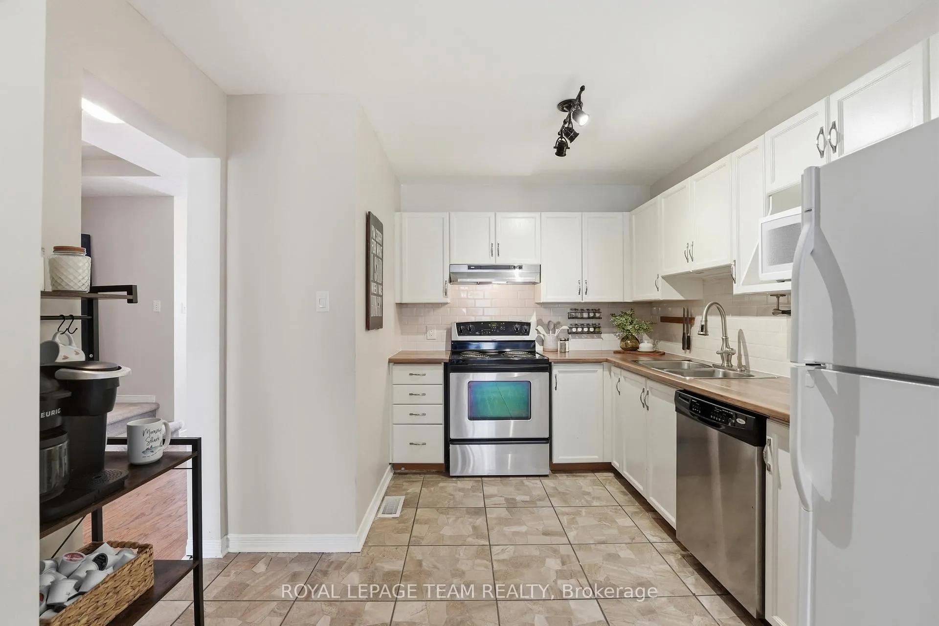 Photo 16 of 11 Furlong Crescent, Ottawa, Kanata - Bridlewood — HOMEH