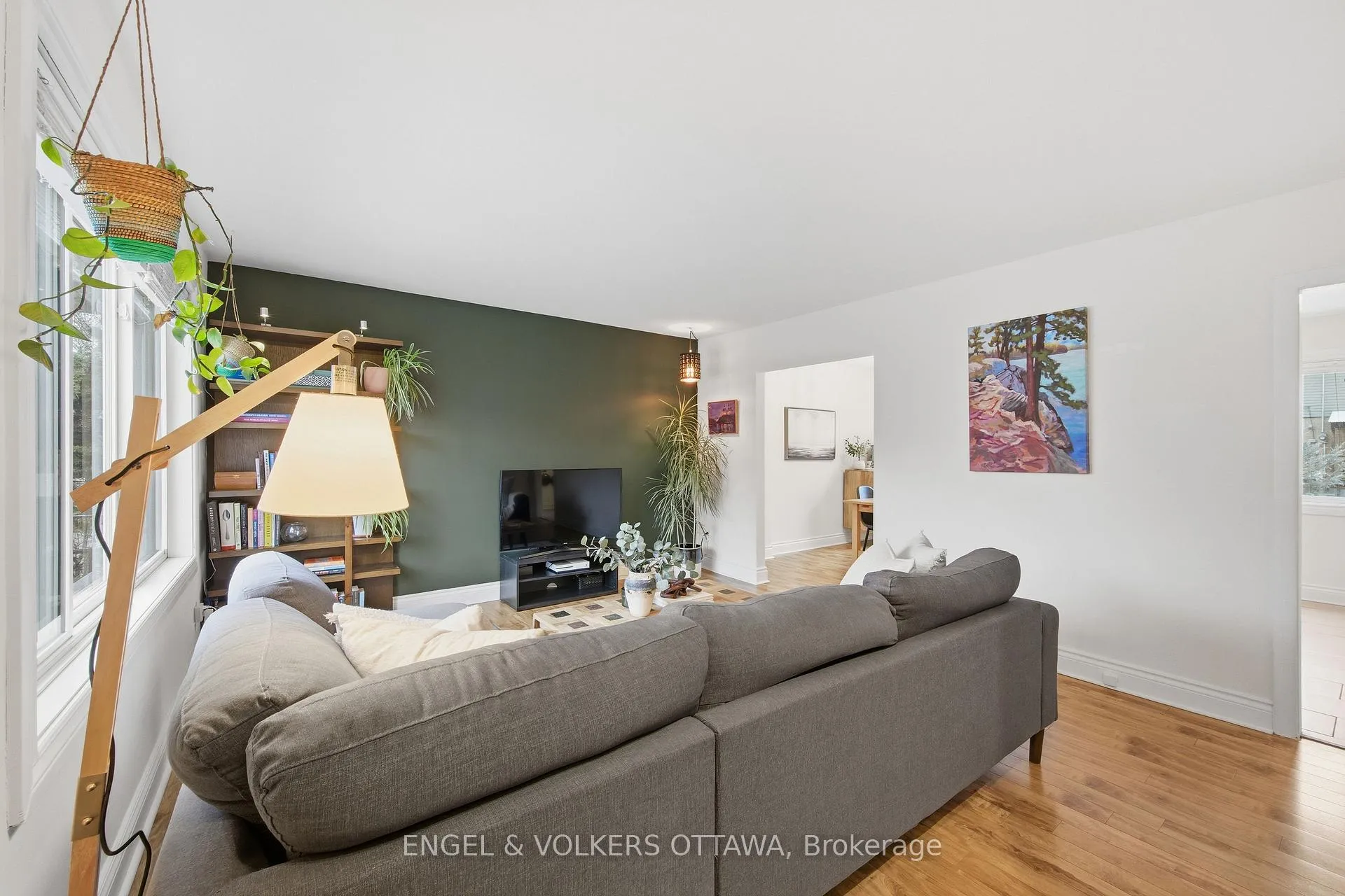 Photo 3 of 483 Prince Albert Street, Ottawa, Overbrook/Castle Heights — HOMEH