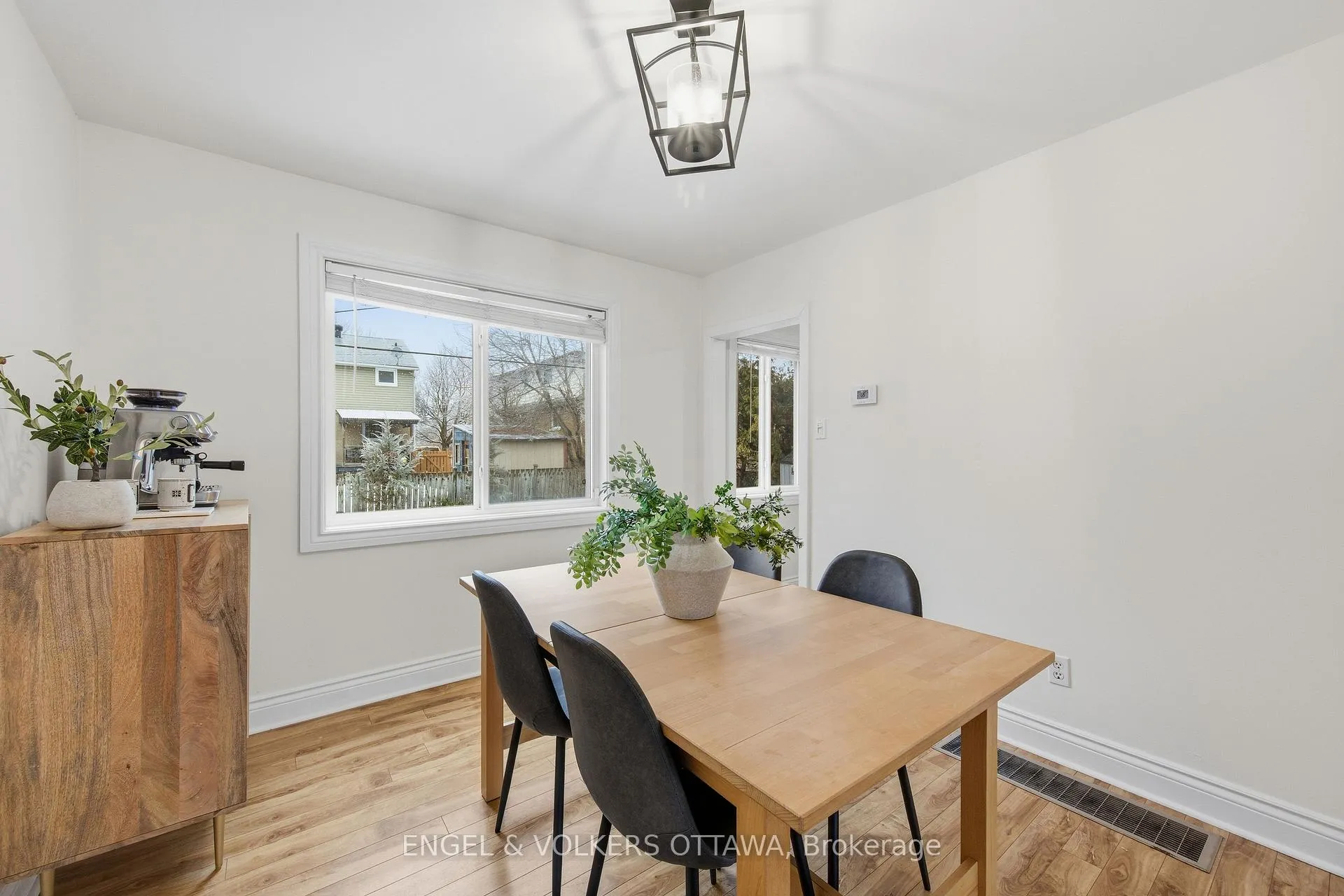 Photo 10 of 483 Prince Albert Street, Ottawa, Overbrook/Castle Heights — HOMEH